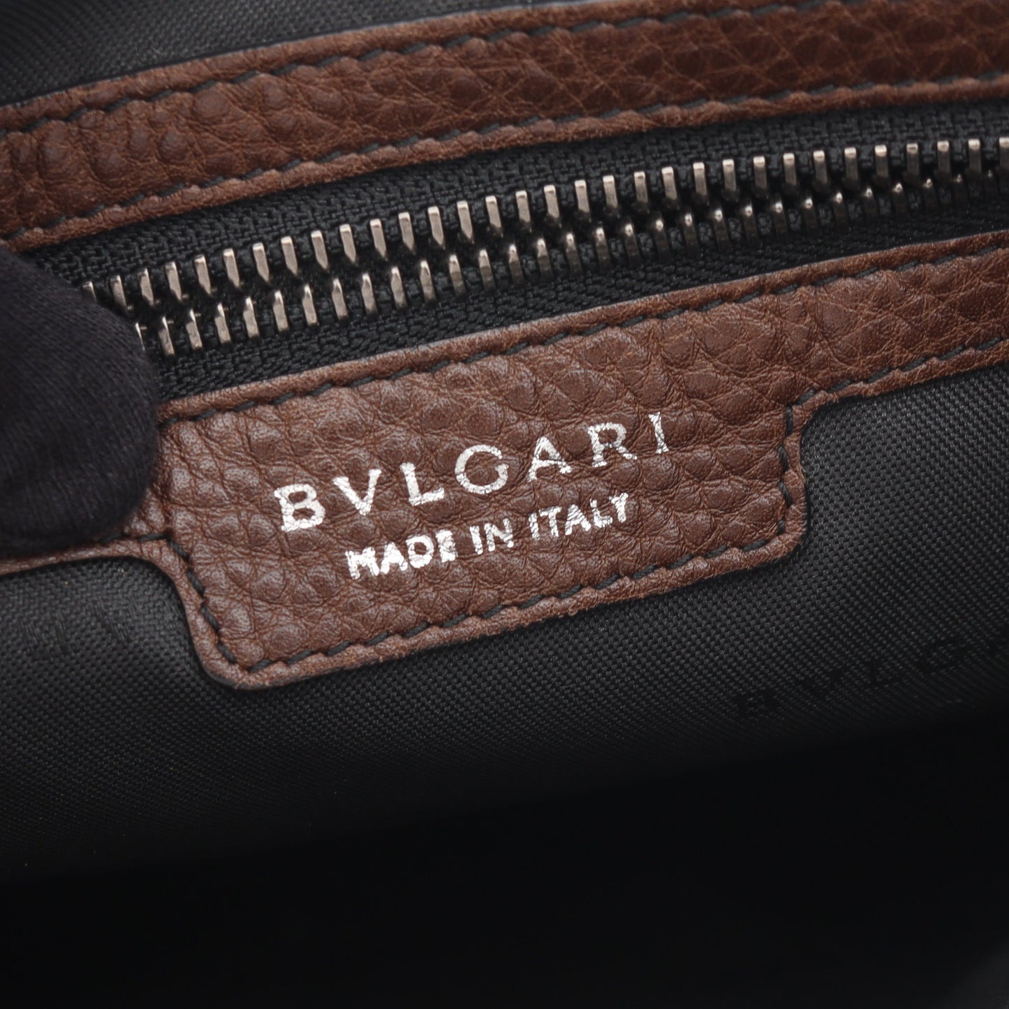 アーバン ショルダーバッグ レザー ブラウン ブラック ブルガリ バッグ BVLGARI