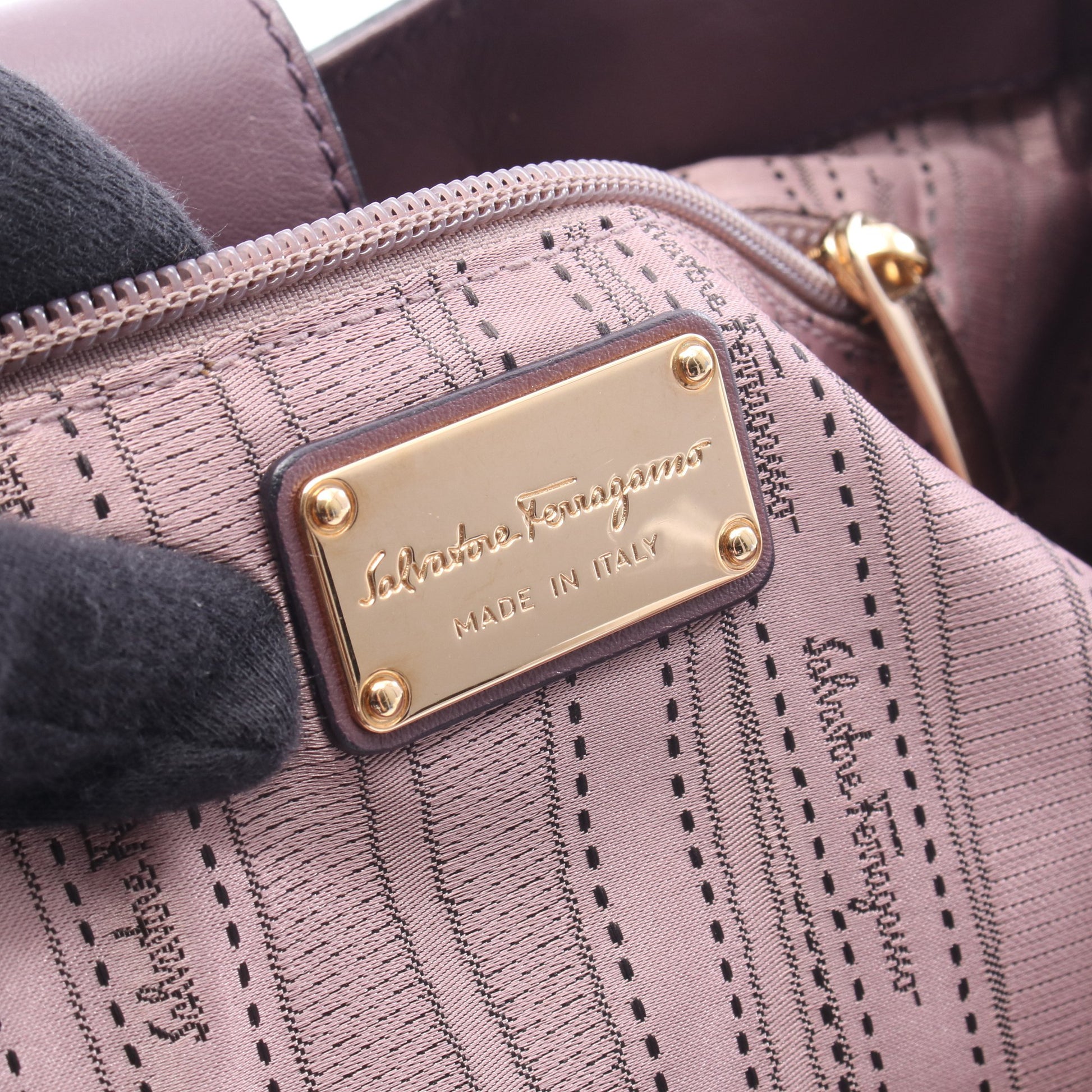 ガンチーニ 2WAY ハンドバッグ レザー パープルグレー サルヴァトーレフェラガモ バッグ Salvatore Ferragamo