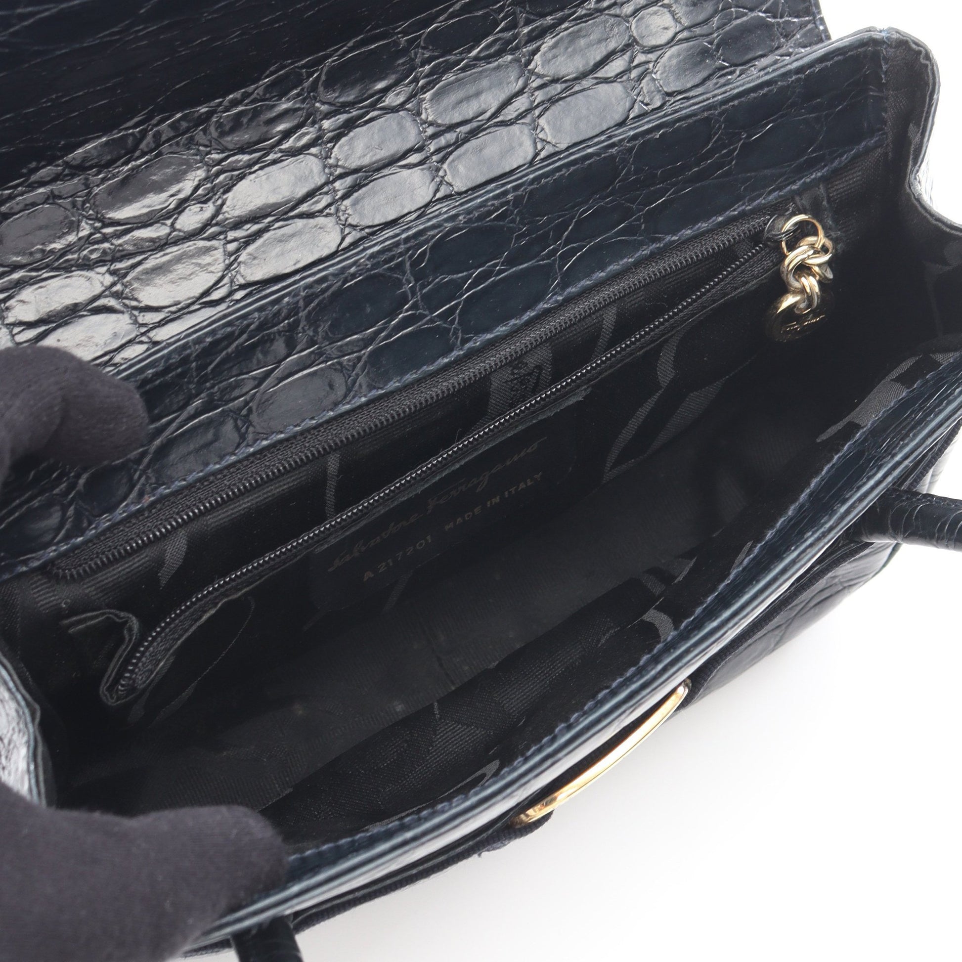 ヴァラ クロコ型押し ハンドバッグ レザー ダークネイビー サルヴァトーレフェラガモ バッグ Salvatore Ferragamo