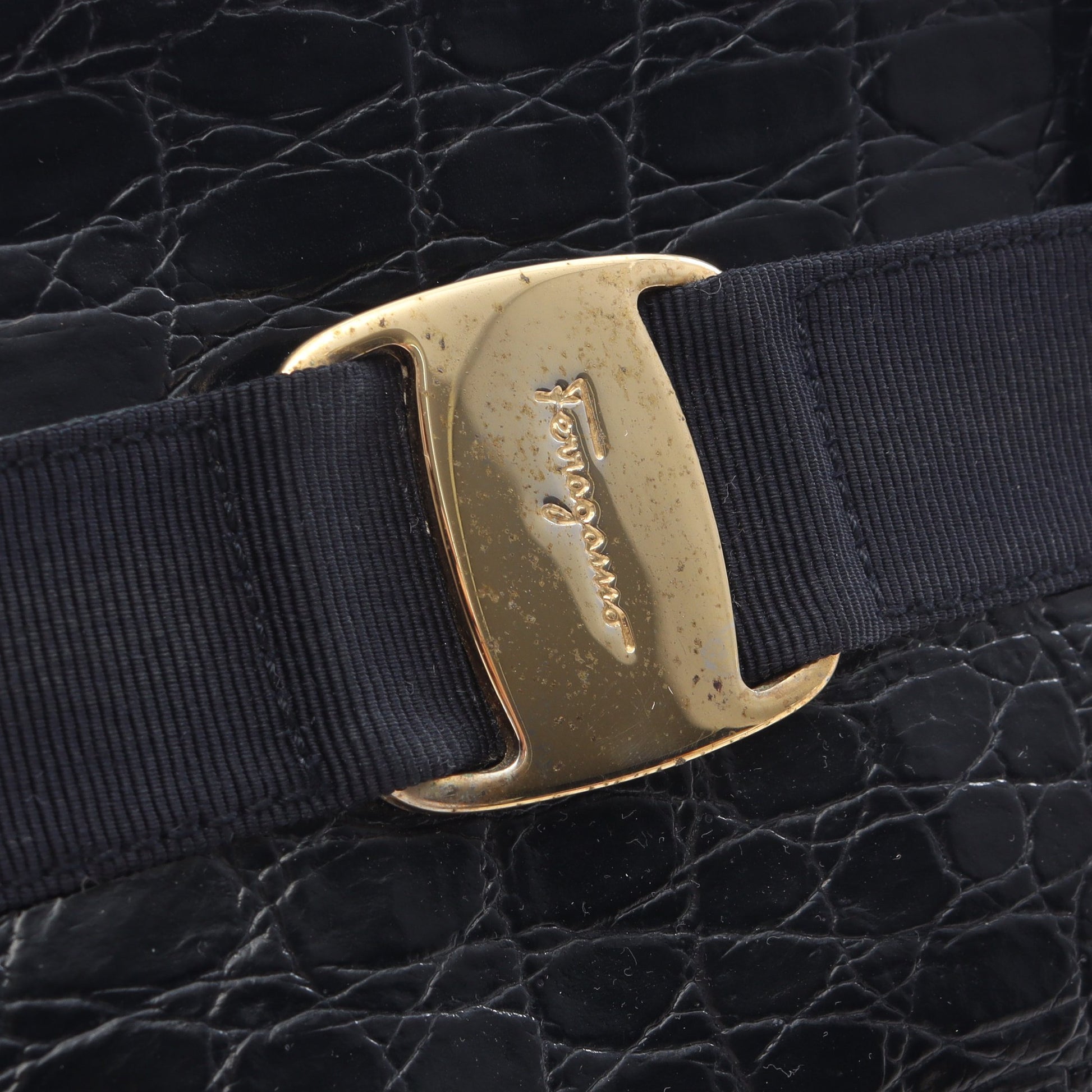 ヴァラ クロコ型押し ハンドバッグ レザー ダークネイビー サルヴァトーレフェラガモ バッグ Salvatore Ferragamo
