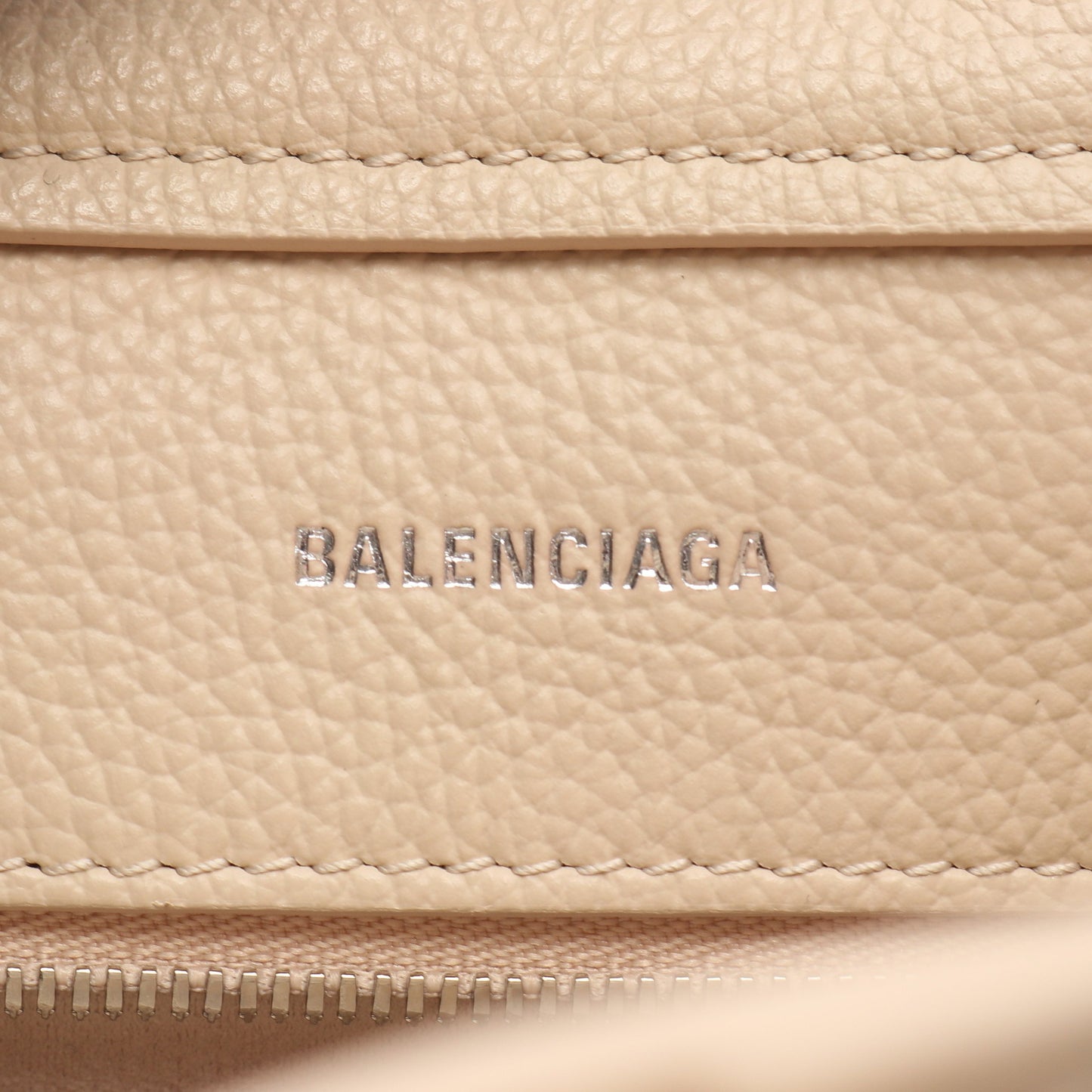 Everyday XS North South 2WAY ハンドバッグ レザー ライトベージュ バレンシアガ バッグ BALENCIAGA