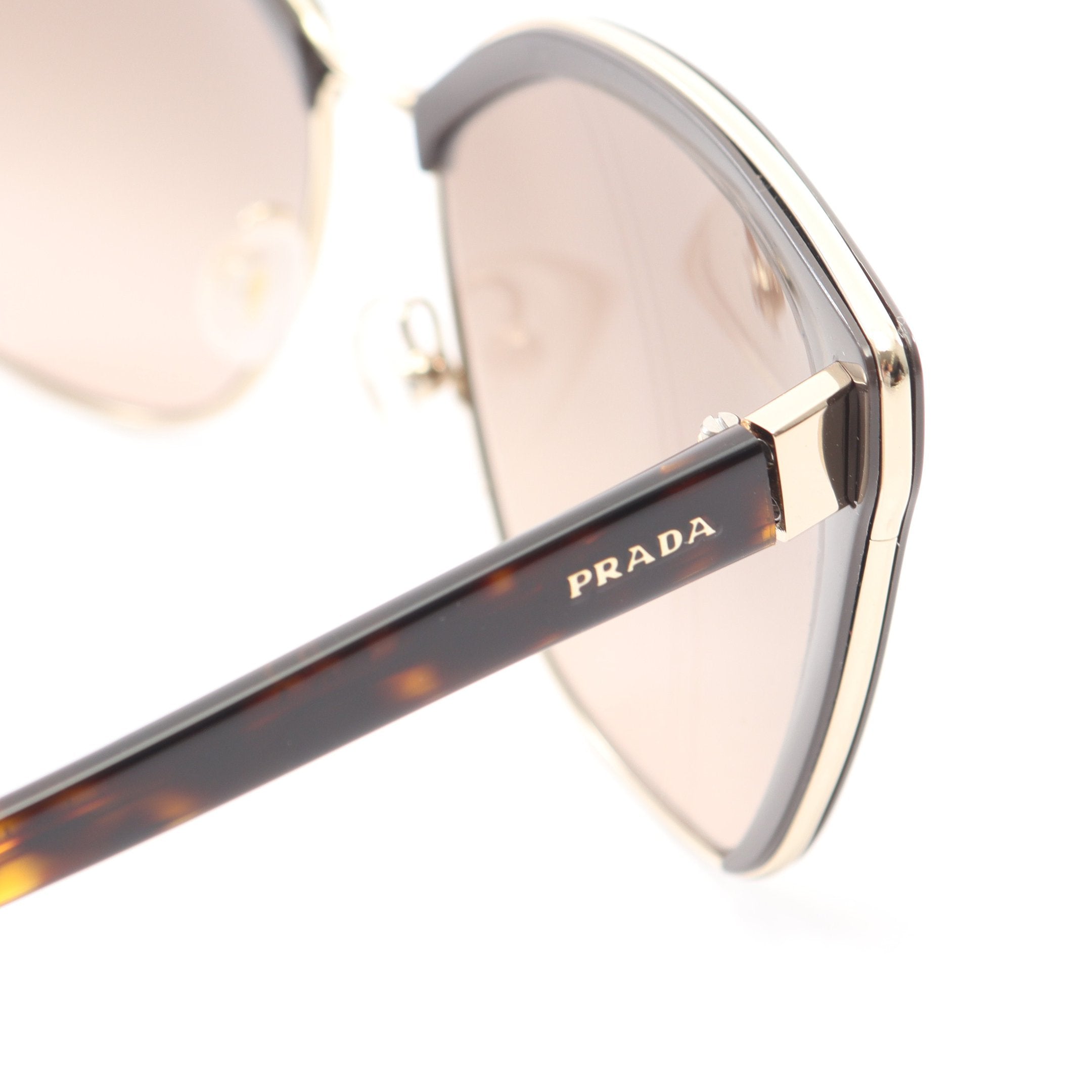 プラダ PRADA サングラス 衣料品 プラスチック / GP レディース ブラウン系 【中古】 サングラス GP ブラウン ゴールド プラダ – RECLO