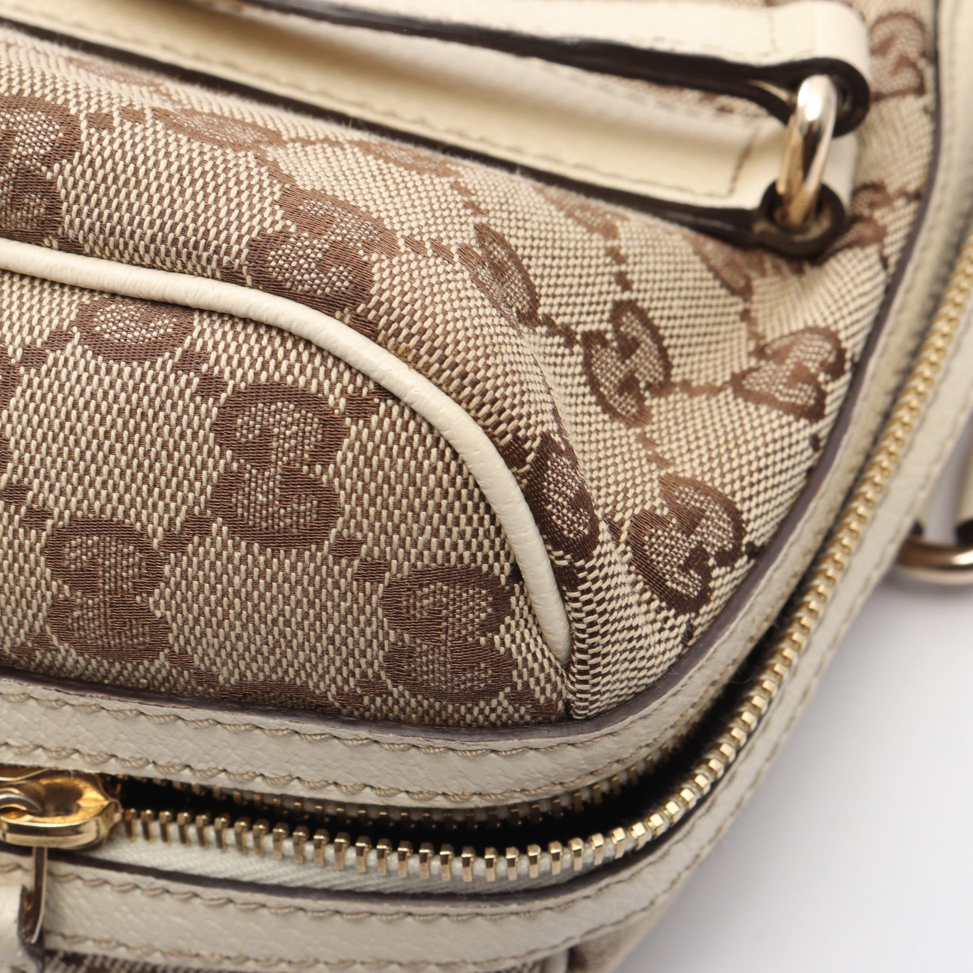 GGキャンバス ショルダーバッグ キャンバス レザー ベージュ ホワイト グッチ バッグ GUCCI