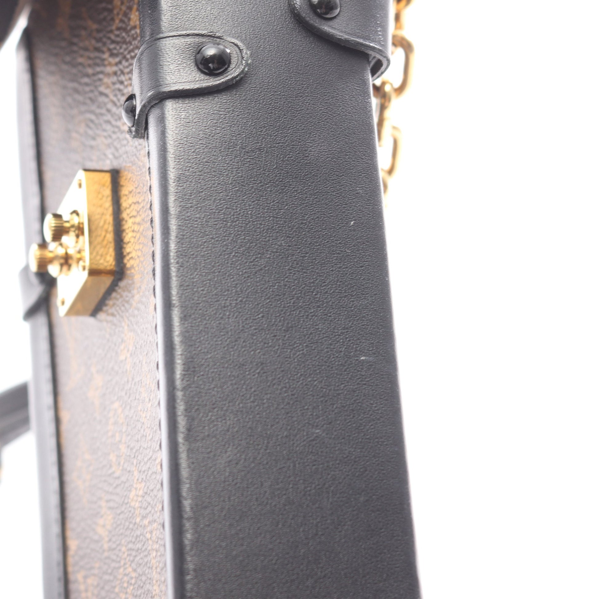ポシェット トランクヴェルティカル モノグラム ショルダーバッグ PVC レザー ブラウン ブラック ルイヴィトン バッグ LOUIS VUITTON