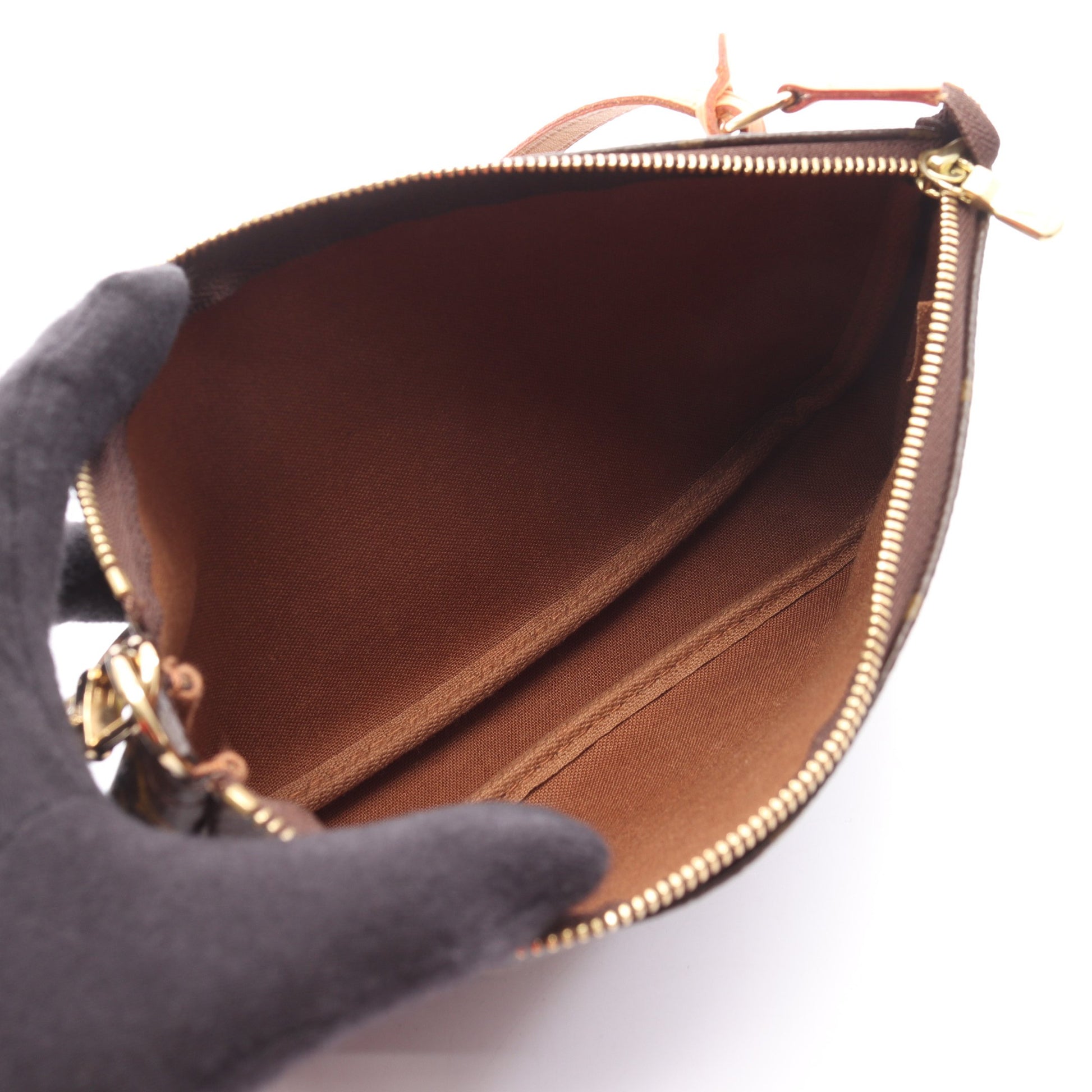 ポシェットアクセソワール モノグラム ハンドバッグ PVC レザー ブラウン ルイヴィトン バッグ LOUIS VUITTON