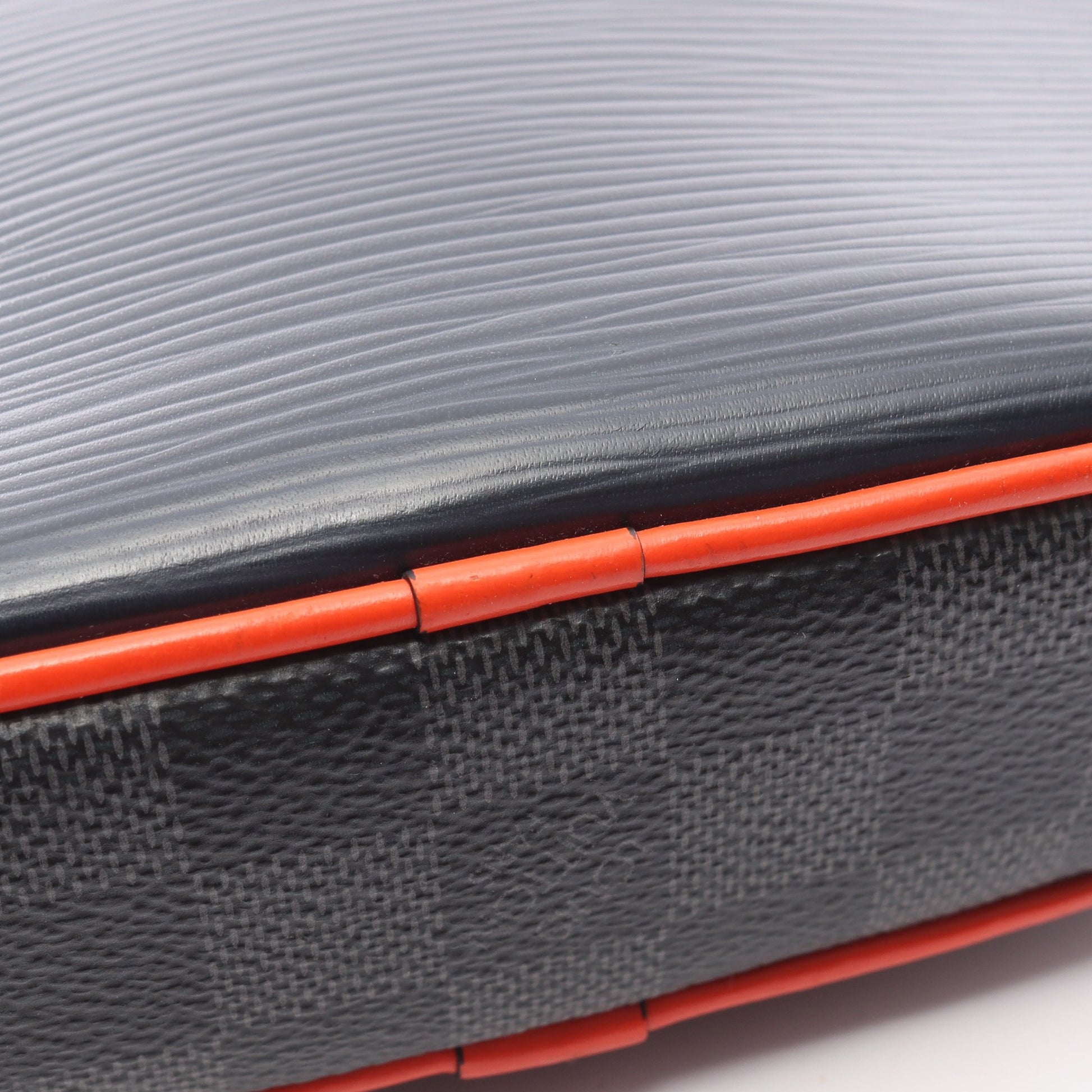 ダヌーブPM エピ ダミエグラフィット ショルダーバッグ PVC レザー ダークブルー ブルー ブラック ルイヴィトン バッグ LOUIS VUITTON