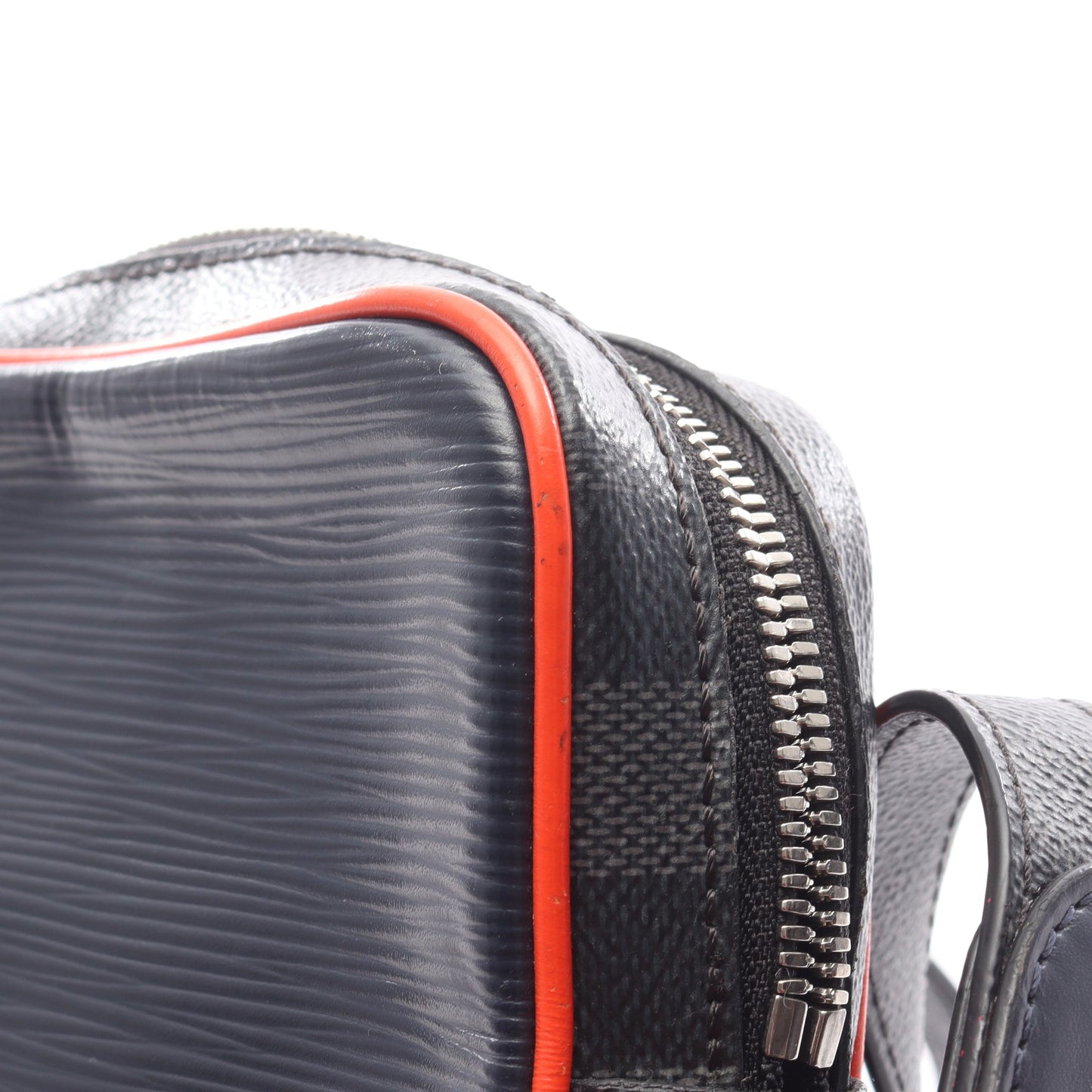 ダヌーブPM エピ ダミエグラフィット ショルダーバッグ PVC レザー ダークブルー ブルー ブラック ルイヴィトン バッグ LOUIS VUITTON