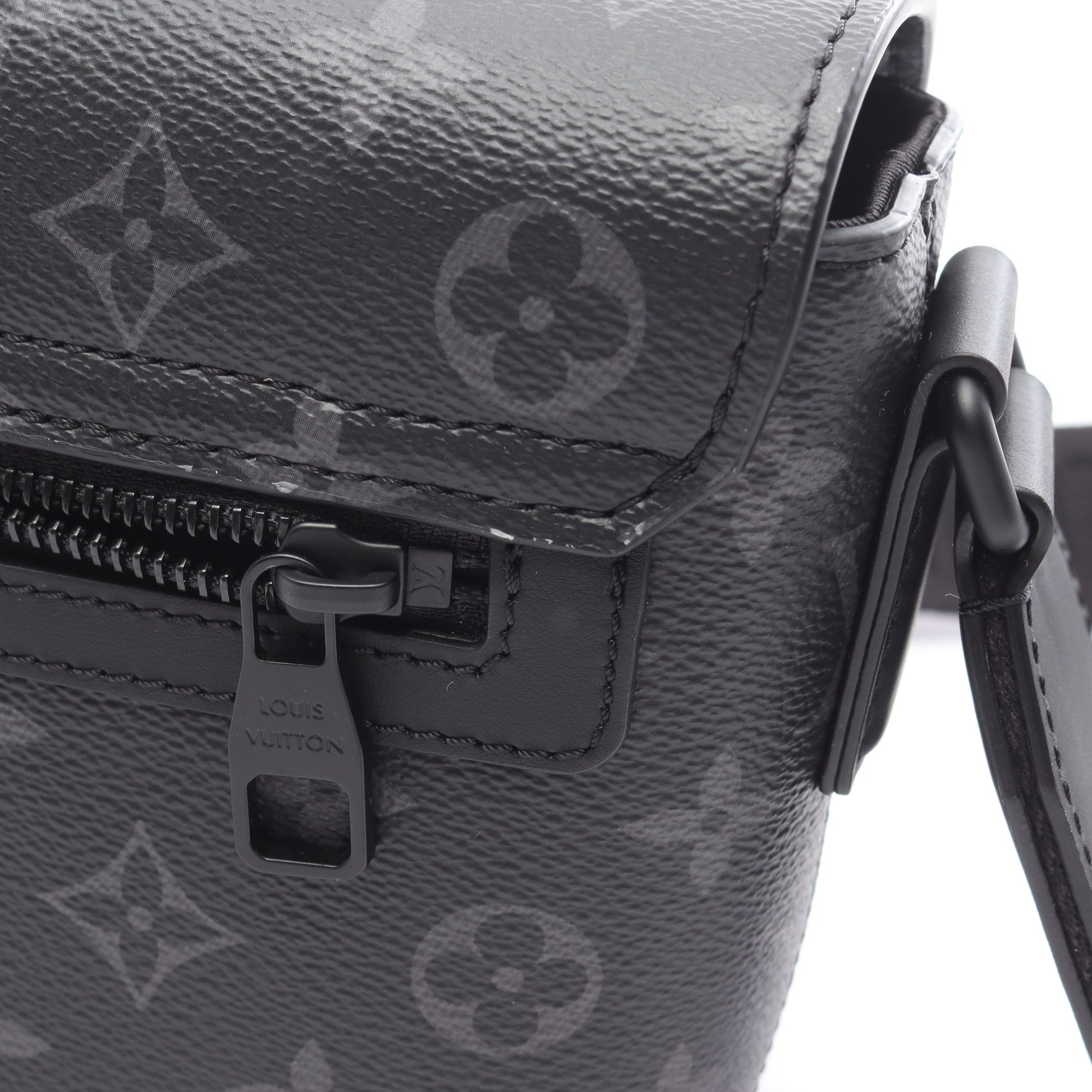 Sケープ メッセンジャー モノグラムエクリプス ショルダーバッグ PVC レザー ブラック ルイヴィトン バッグ LOUIS VUITTON