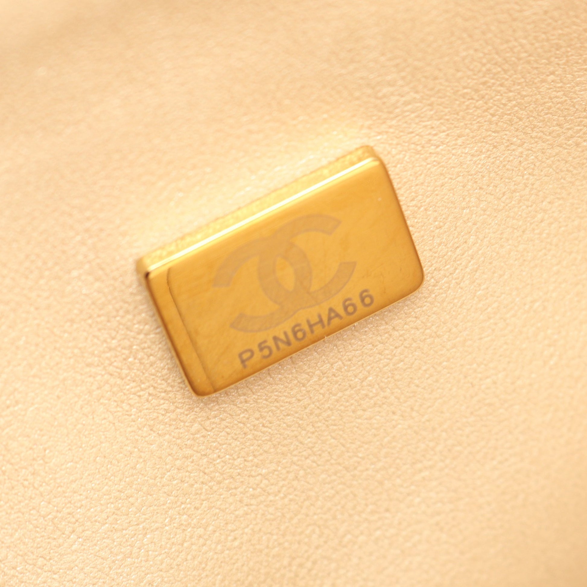 マトラッセ Wフラップ Wチェーンショルダーバッグ キャビアスキン シャンパンゴールド ゴールド金具 シャネル バッグ CHANEL