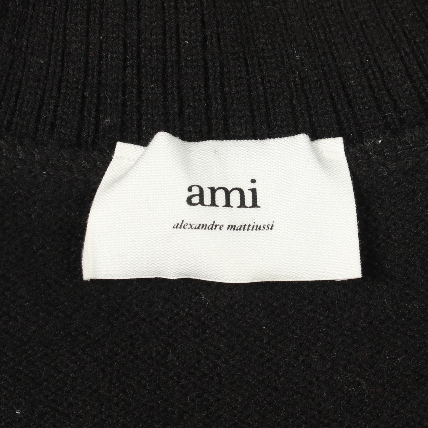 ハートロゴ タートルネック ニット ウール ブラック レッド アミアレクサンドルマテュッシ トップス AMI Alexandre Mattiussi