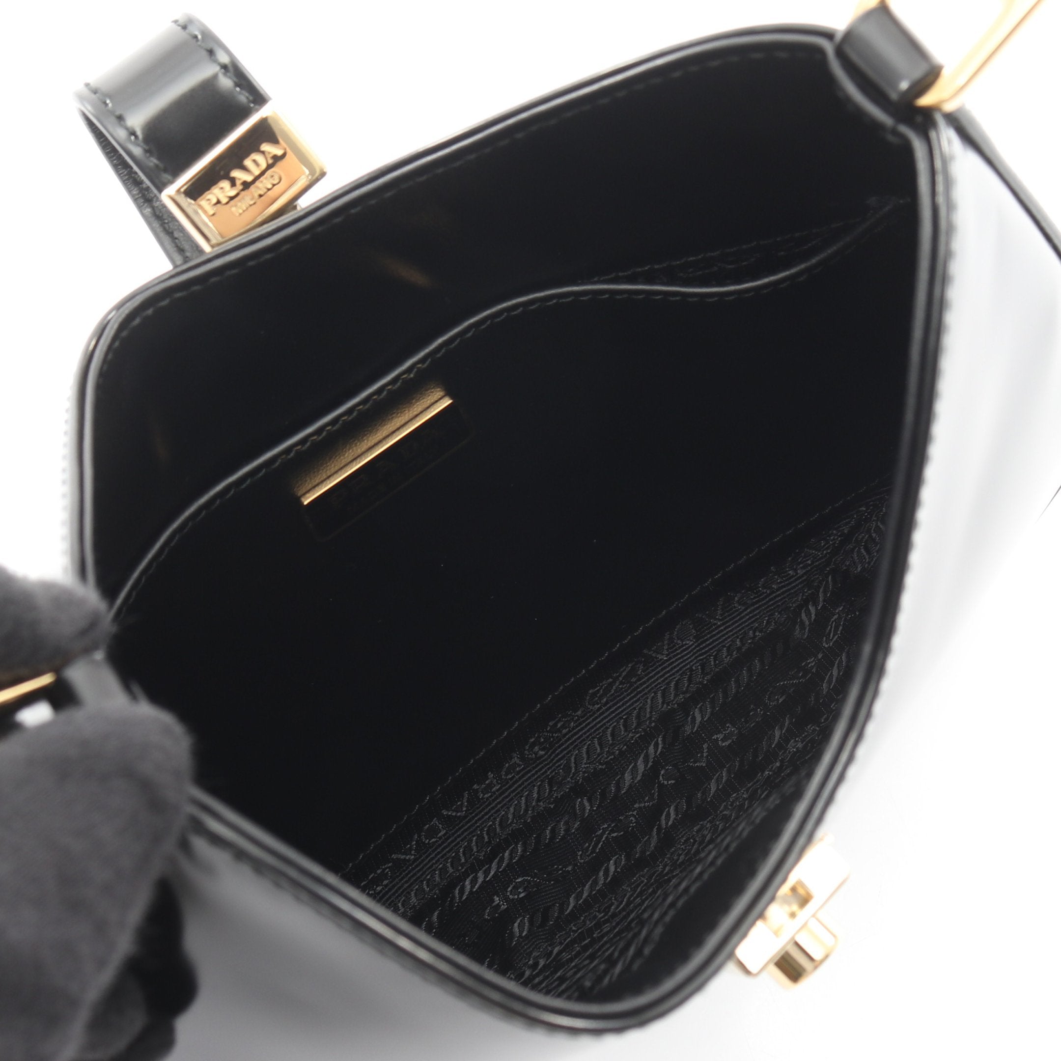 クレオ ワンショルダーバッグ ブラッシュドレザー ブラック プラダ – RECLO