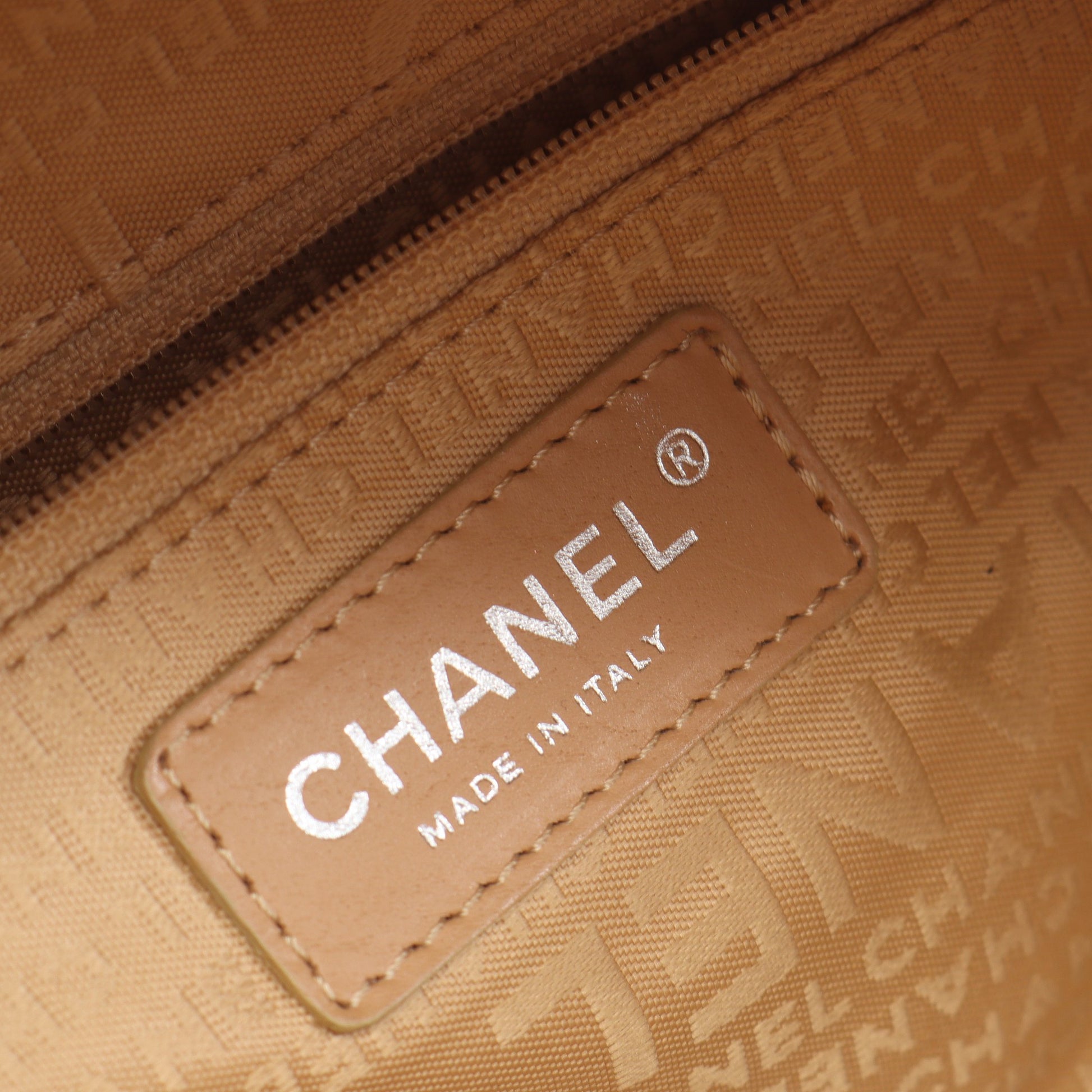チョコバー ミニボストンバッグ キャビアスキン ベージュ シルバー金具 シャネル バッグ CHANEL