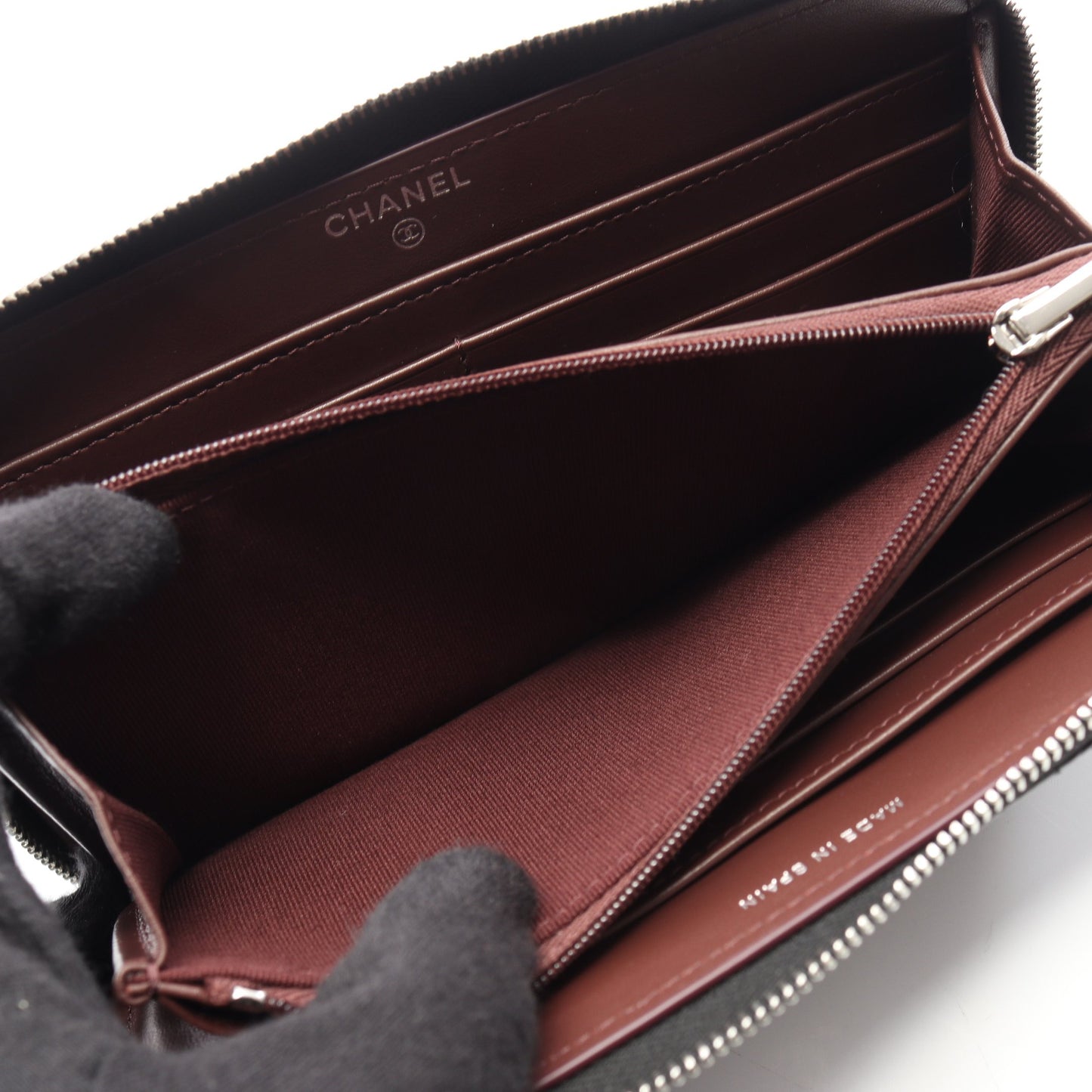 クラシック ロング ジップ ウォレット マトラッセ ラウンドファスナー長財布 キャビアスキン ブラック シルバー金具 シャネル 財布・小物 CHANEL