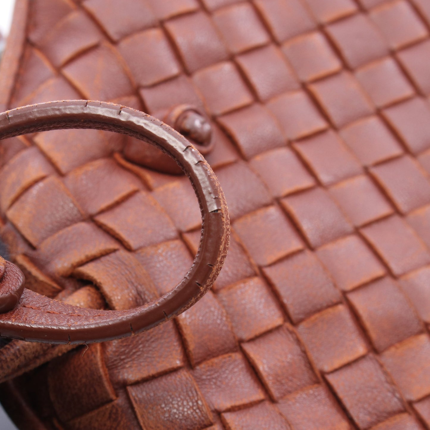 イントレチャート ショルダーバッグ レザー ブラウン ボッテガヴェネタ バッグ BOTTEGA VENETA