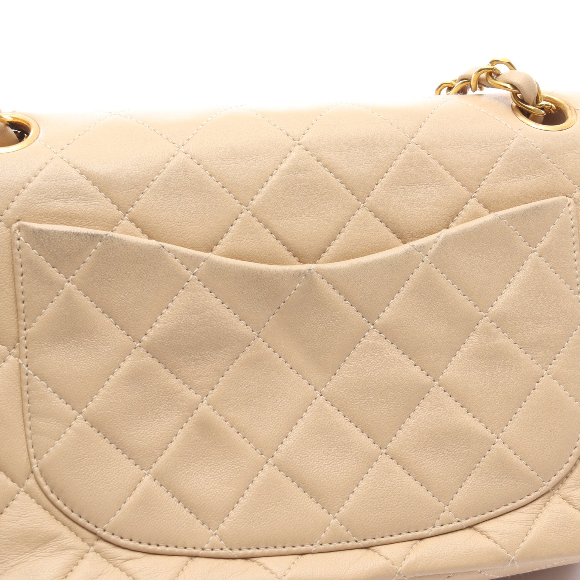 マトラッセ Wフラップ Wチェーンショルダーバッグ ラムスキン ベージュ ゴールド金具 シャネル バッグ CHANEL