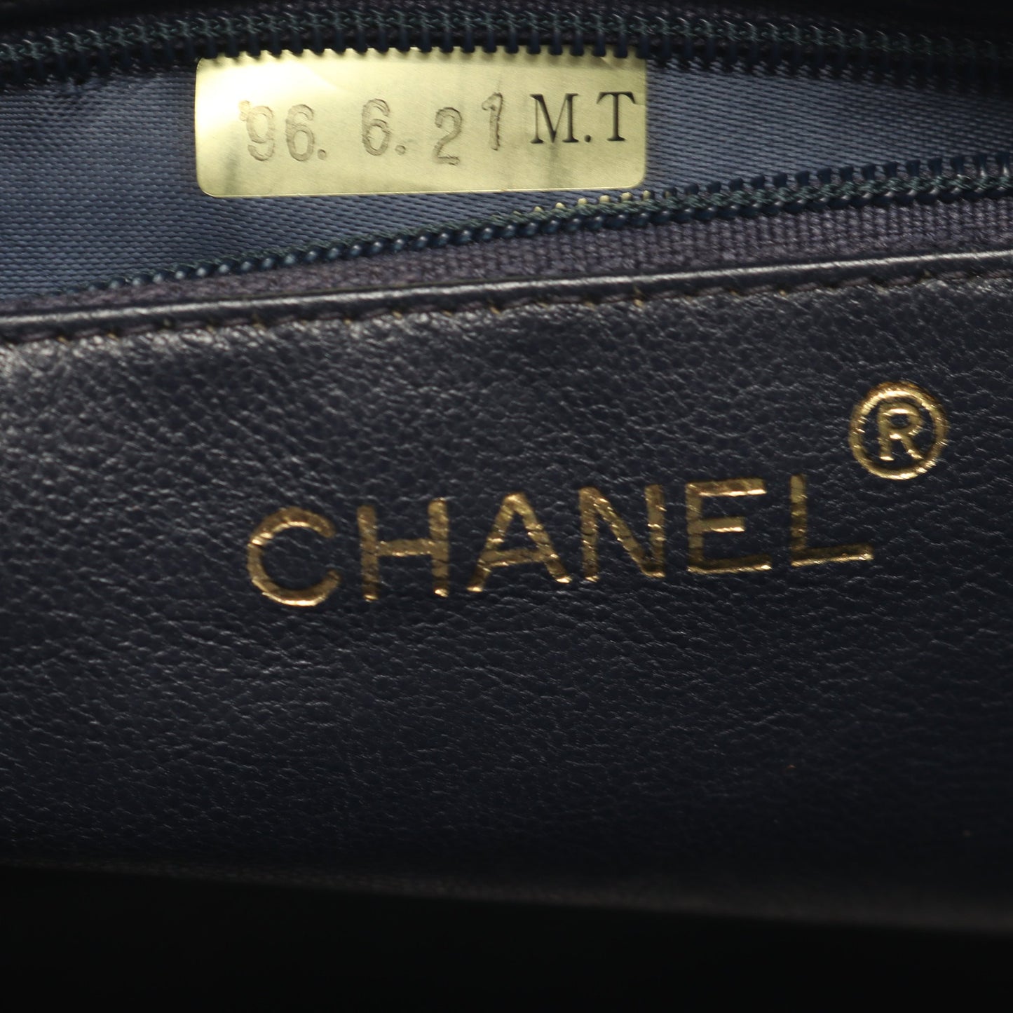 マトラッセ チェーンショルダーバッグ キャビアスキン ネイビー ゴールド金具 シャネル バッグ CHANEL