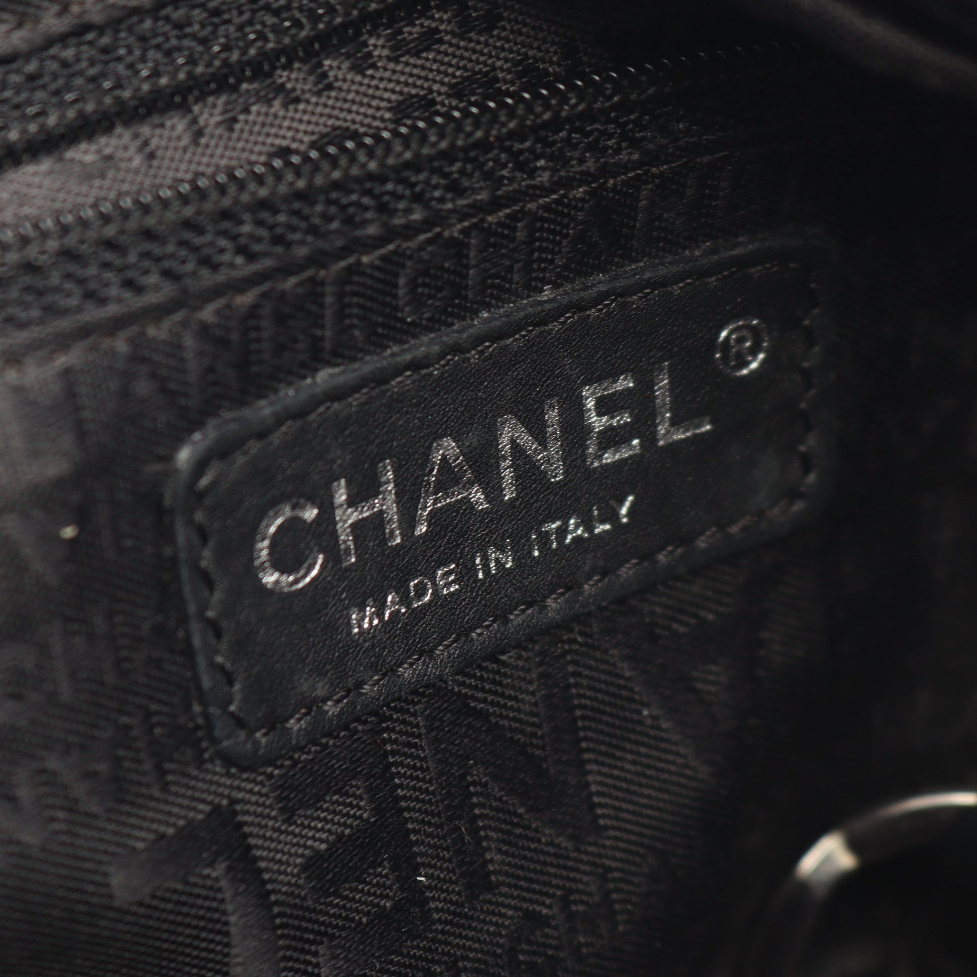 チョコバー ショルダーバッグ キャビアスキン ブラック シルバー金具 シャネル バッグ CHANEL