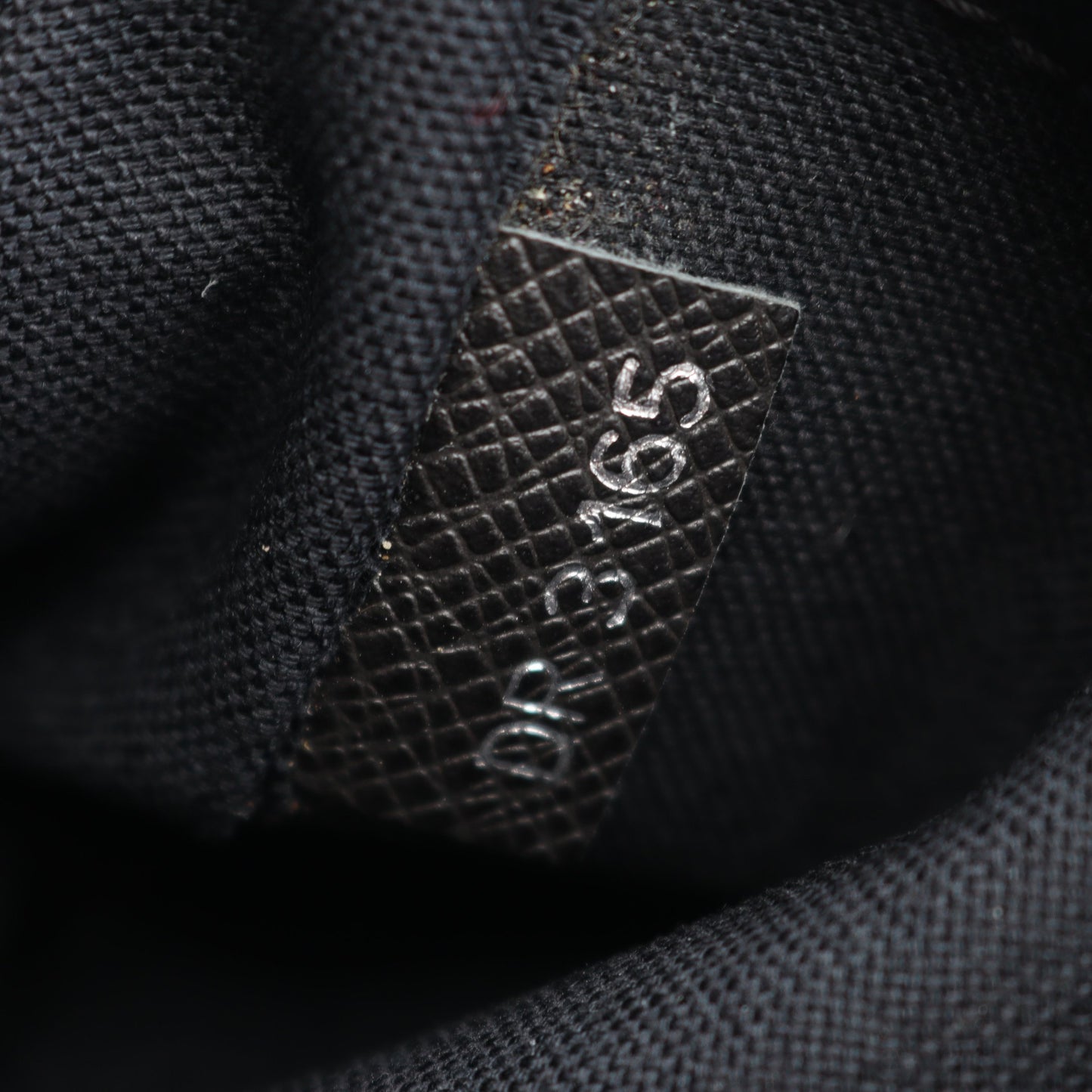 グリゴリ メッセンジャー タイガ アルドワーズ ショルダーバッグ レザー ブラック ルイヴィトン バッグ LOUIS VUITTON