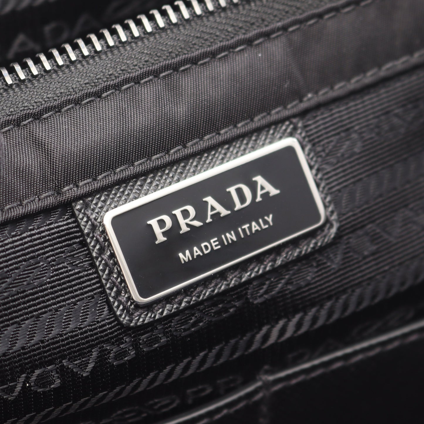 メッセンジャーバッグ ショルダーバッグ ナイロン サフィアーノレザー ブラック プラダ バッグ PRADA