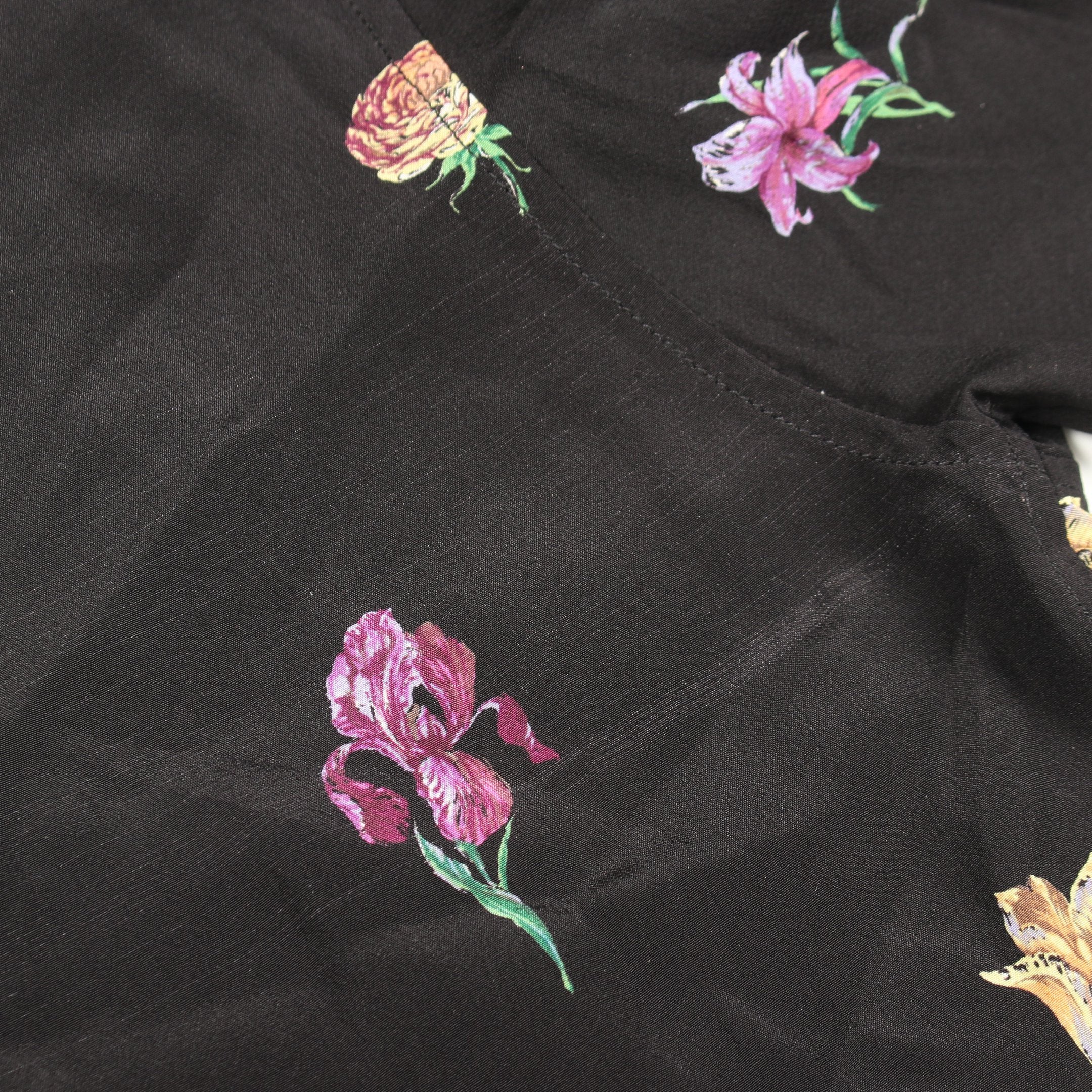SAINT LAURENT PARIS サンローランパリ タイ付き 総柄プリント シルク 長袖シャツ ブラウス ブラック 708400 SAINT LAURENT PARIS サンローランパリ 18AW トランプ総柄 長袖シャツ