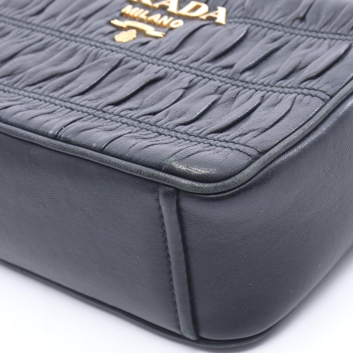NAPPA GAUFRE チェーンショルダーバッグ レザー ブラック プラダ バッグ PRADA
