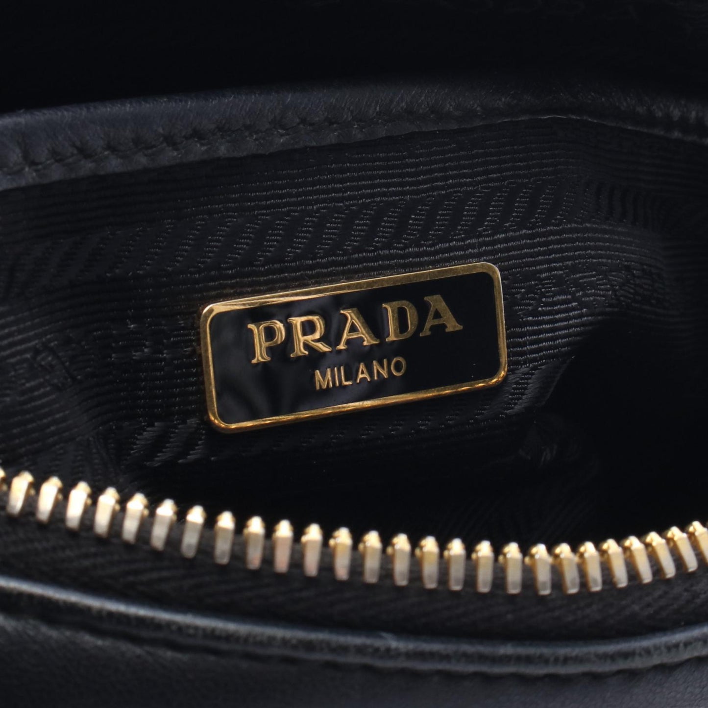 NAPPA GAUFRE チェーンショルダーバッグ レザー ブラック プラダ バッグ PRADA