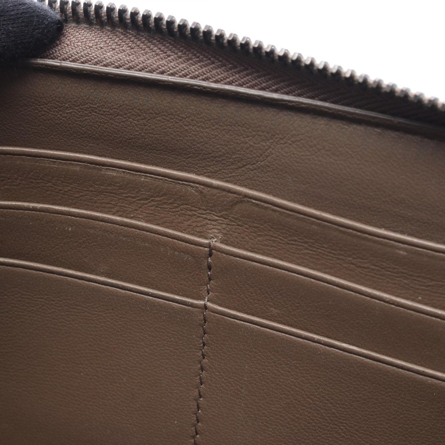 イントレチャート ラウンドファスナー長財布 レザー グレーブラウン ボッテガヴェネタ 財布・小物 BOTTEGA VENETA