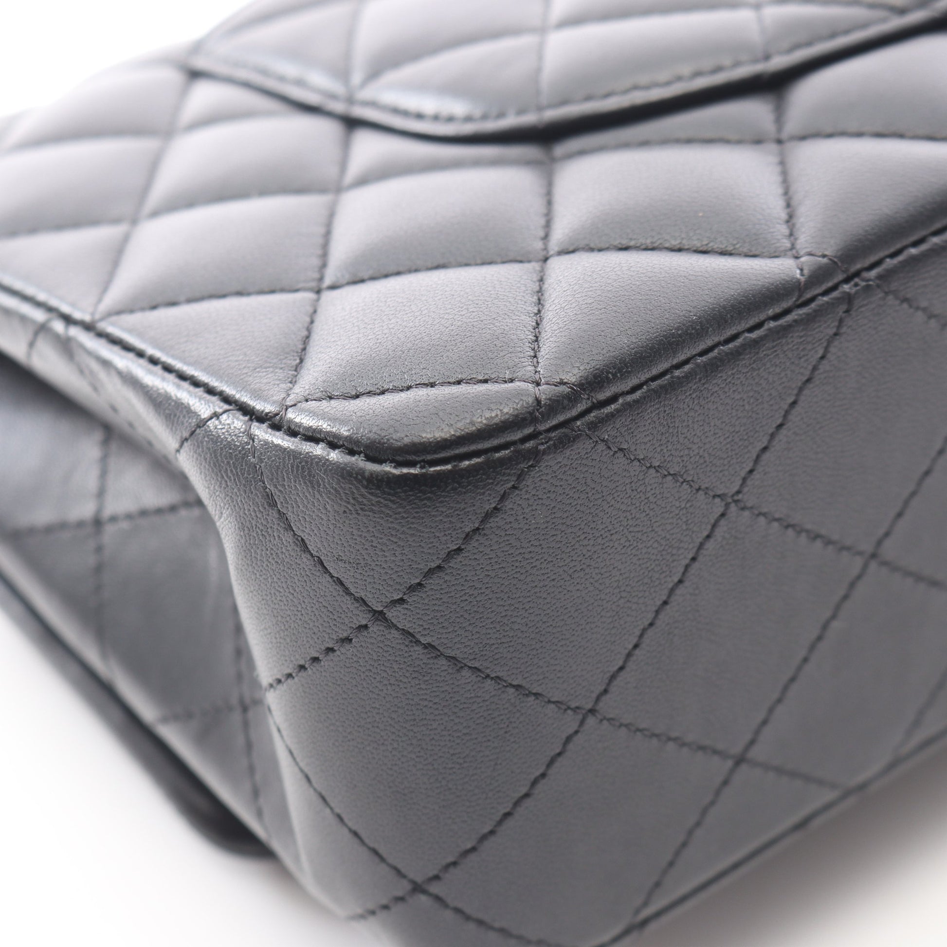 マトラッセ Wフラップ Wチェーンショルダーバッグ ラムスキン ブラック シルバー金具 シャネル バッグ CHANEL