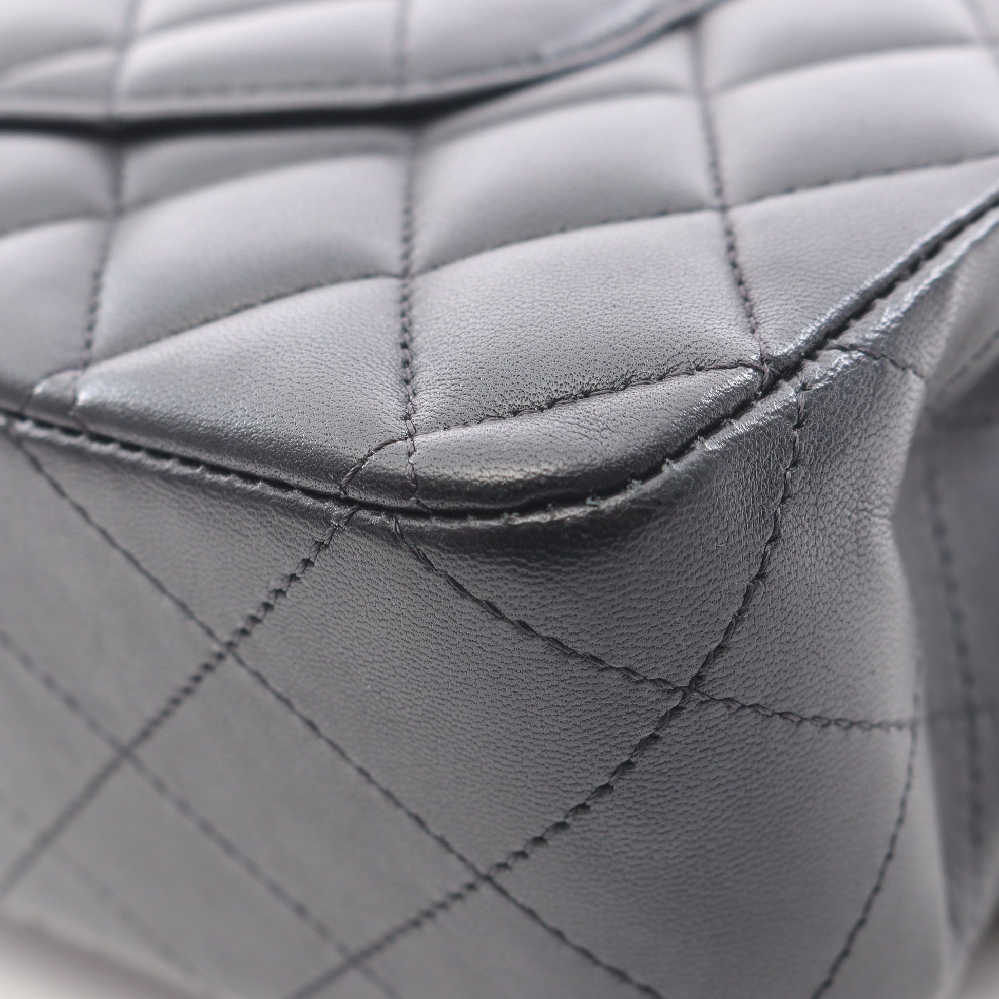 マトラッセ Wフラップ Wチェーンショルダーバッグ ラムスキン ブラック シルバー金具 シャネル バッグ CHANEL