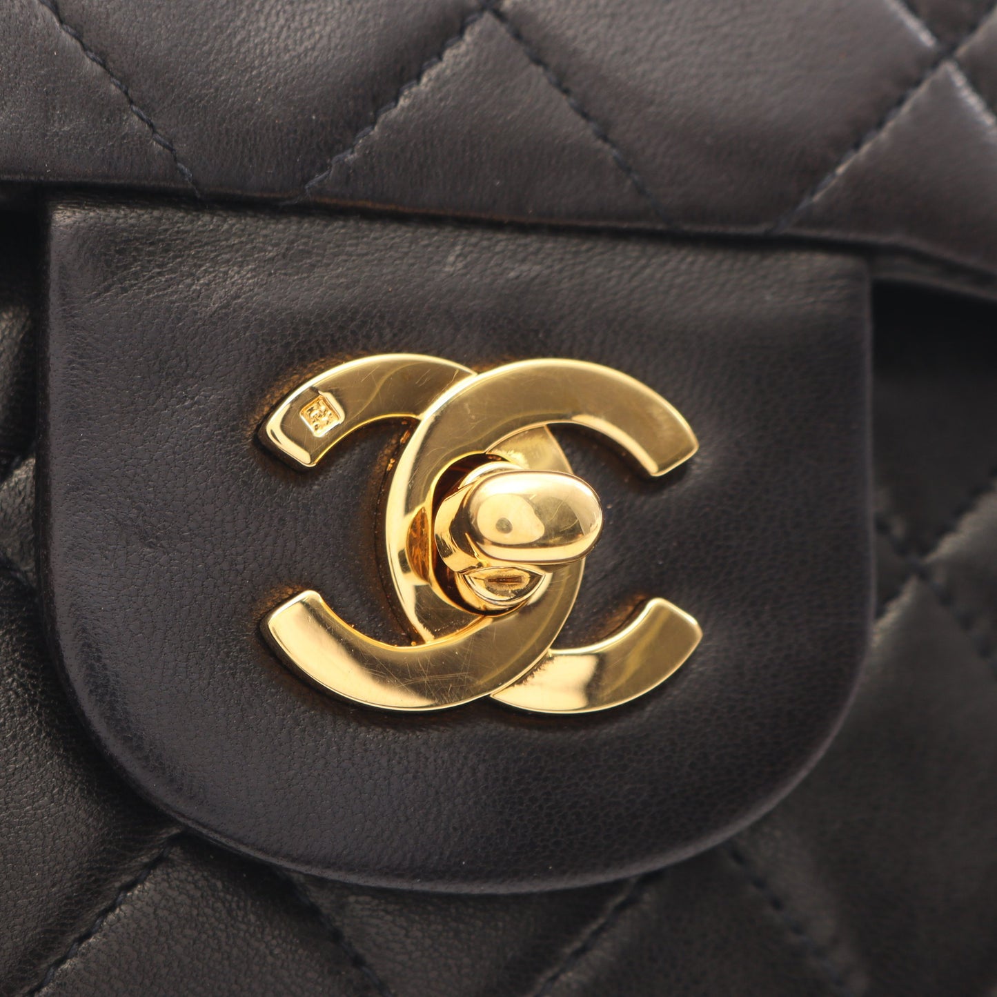 マトラッセ Wフラップ Wチェーンショルダーバッグ ラムスキン ブラック ゴールド金具 シャネル バッグ CHANEL
