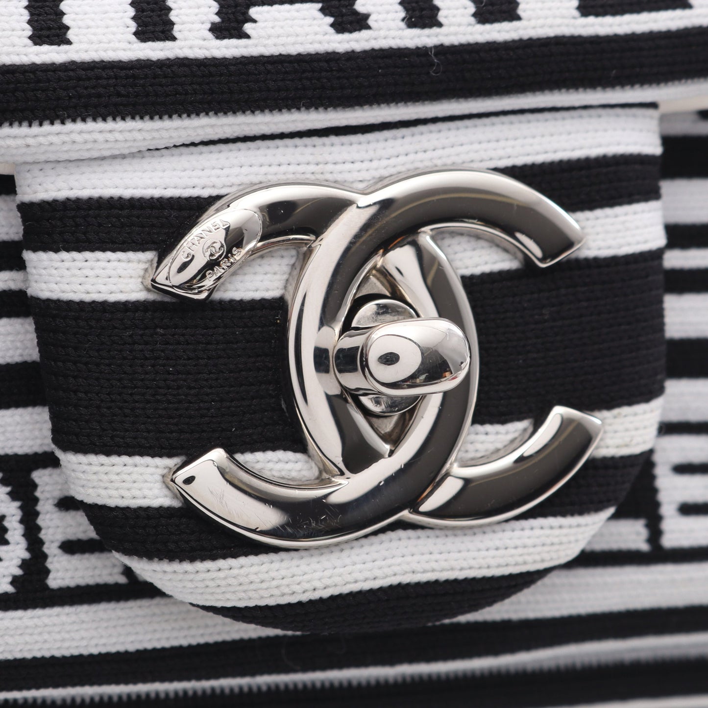 Wチェーンショルダーバッグ キャンバス レザー ホワイト ブラック シルバー金具 シャネル バッグ CHANEL