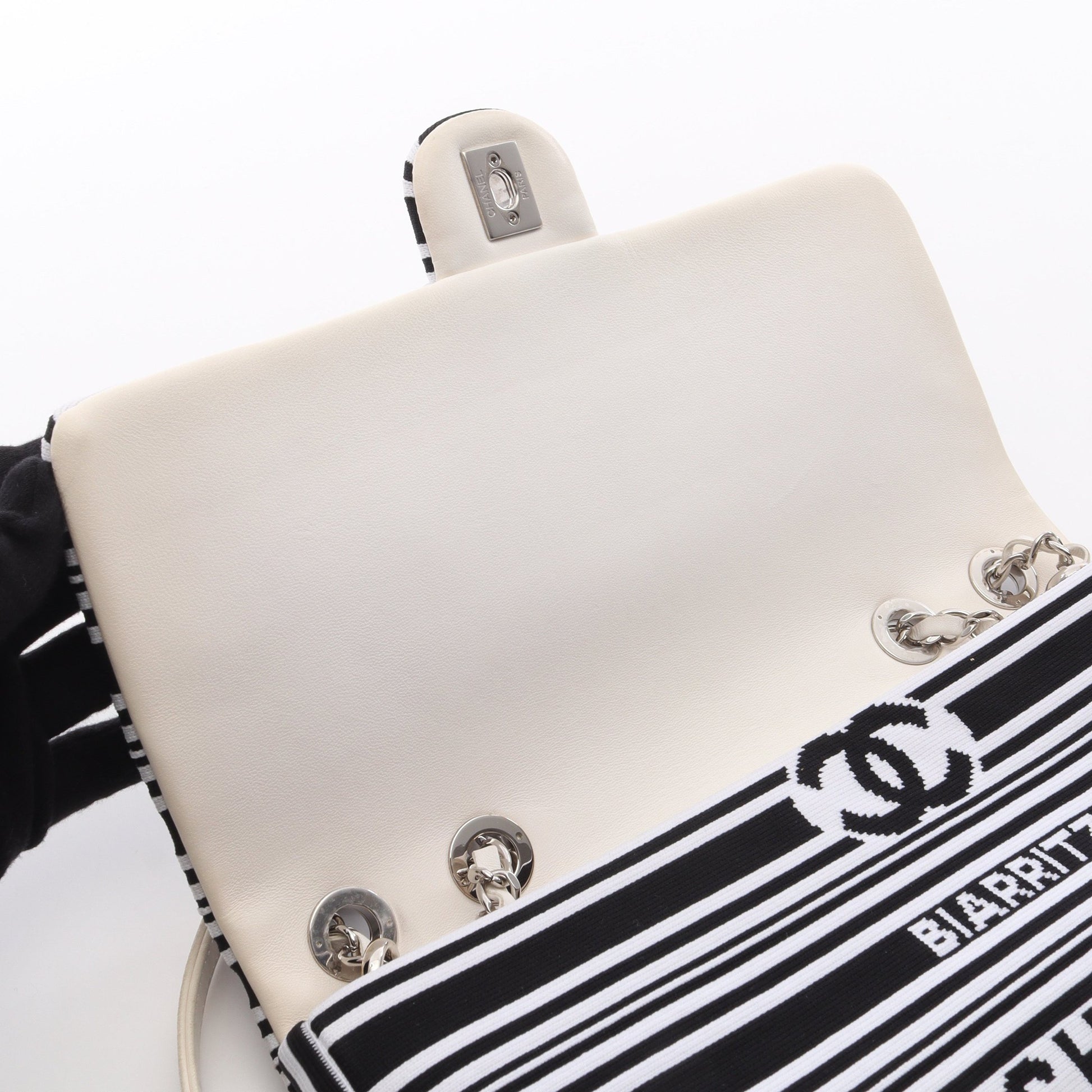 Wチェーンショルダーバッグ キャンバス レザー ホワイト ブラック シルバー金具 シャネル バッグ CHANEL