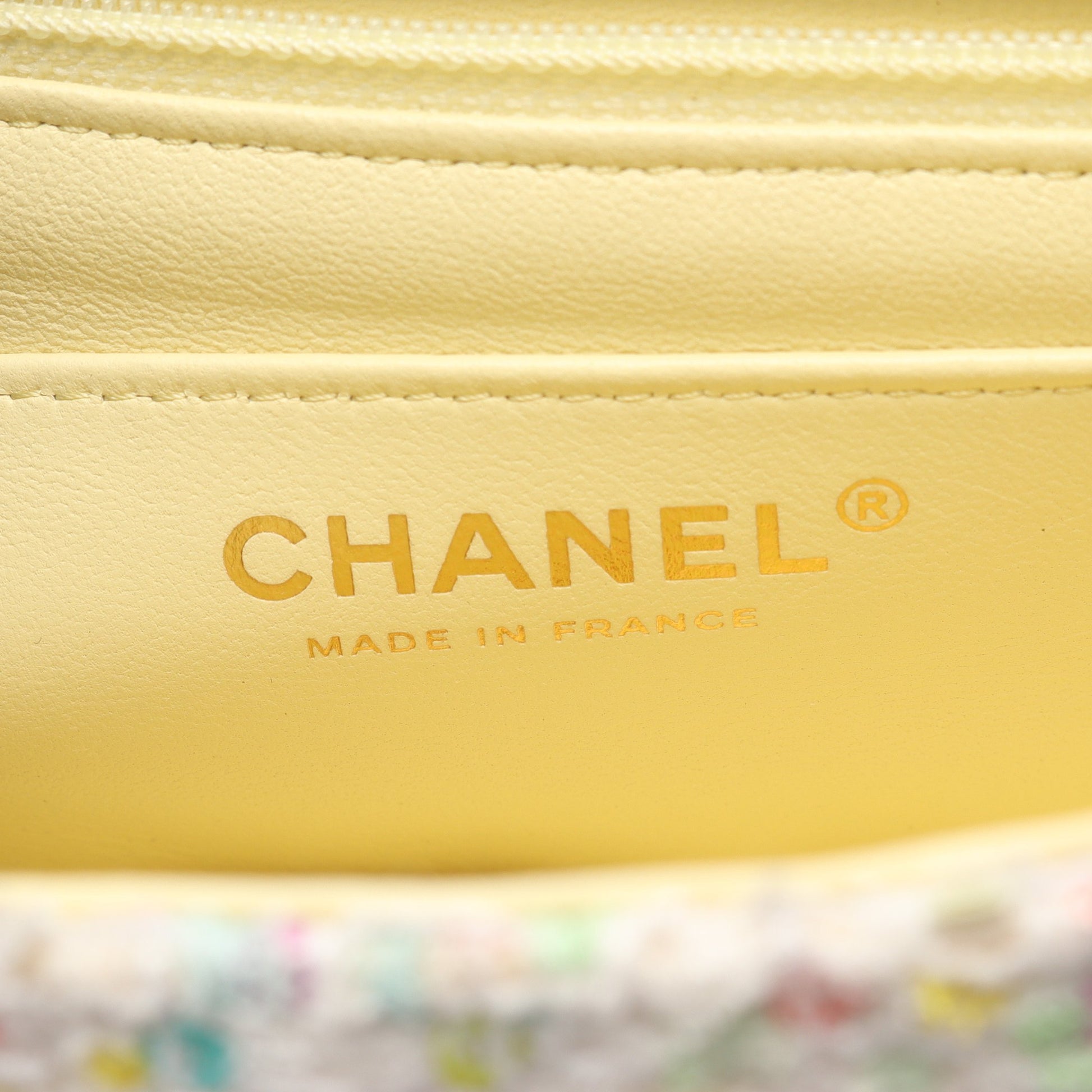 ミニマトラッセ20 チェーンショルダーバッグ ツイード ホワイト マルチカラー ゴールド金具 シャネル バッグ CHANEL