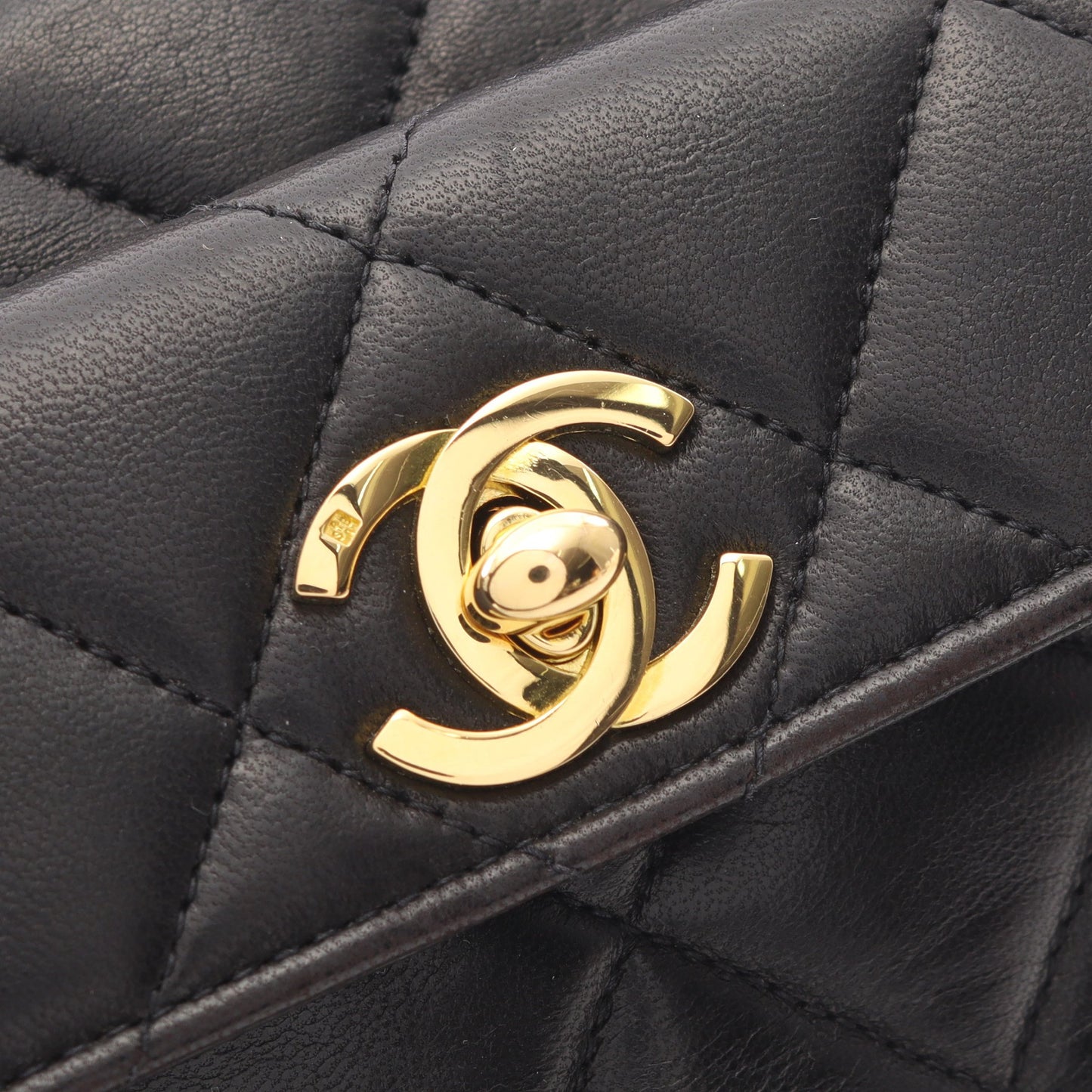マトラッセ バックパック リュックサック ラムスキン ブラック ゴールド金具 シャネル バッグ CHANEL