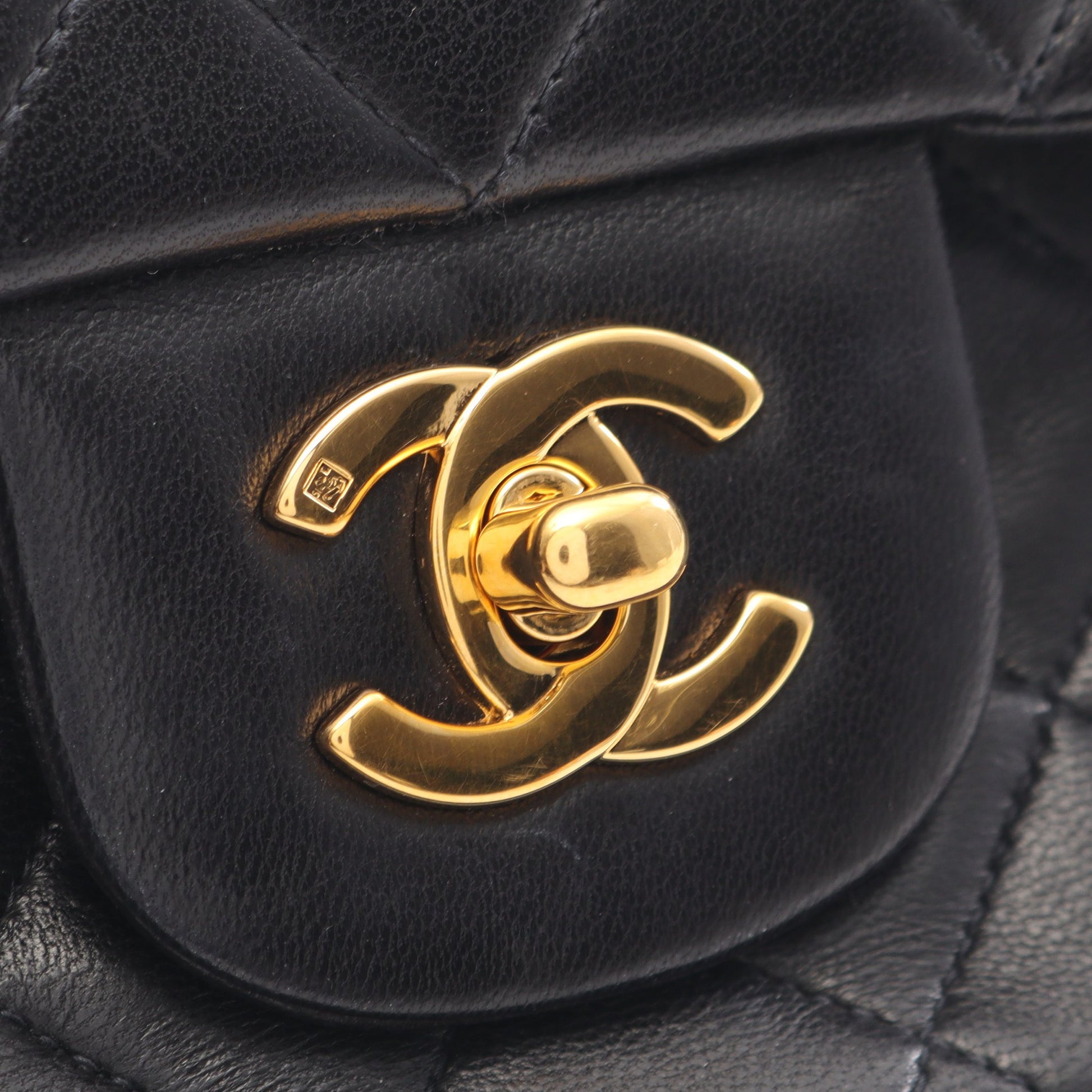 マトラッセ Wフラップ Wチェーンショルダーバッグ ラムスキン ブラック ゴールド金具 シャネル バッグ CHANEL