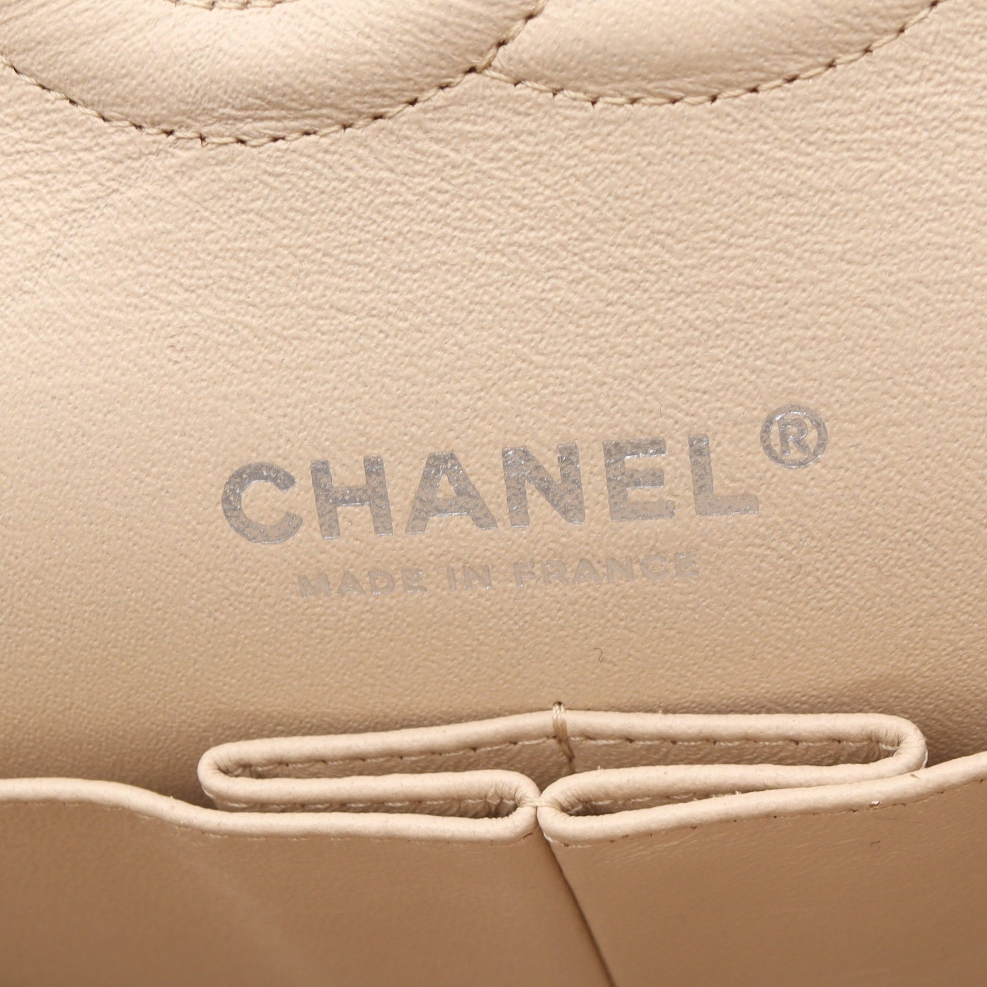 マトラッセ Wフラップ Wチェーンショルダーバッグ キャビアスキン ライトベージュ シルバー金具 シャネル バッグ CHANEL