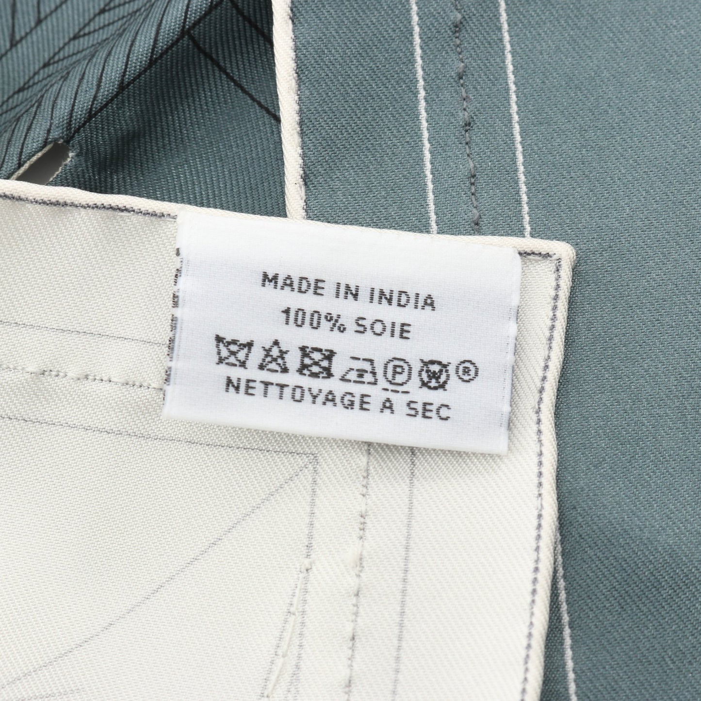 カレ ドサール PROJET de VOITURE PETIT-DUC BATEAU ビーズ スカーフ シルク ブルーグリーン オフホワイト ブラック エルメス 財布・小物 HERMES