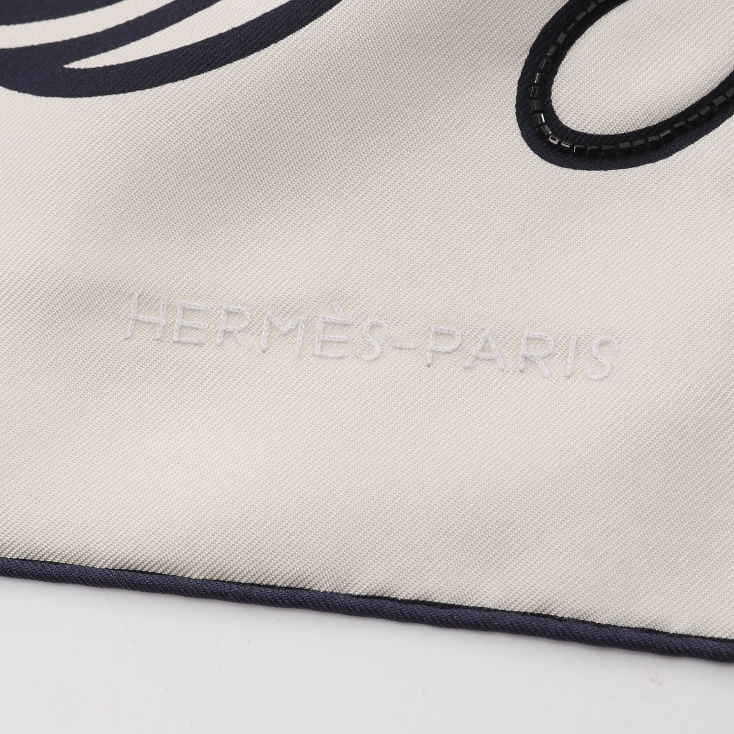 カレ ドサール プレシュー BRANDEBOURGS TATTOO ビーズ スパンコール スカーフ シルク ネイビー オフホワイト エルメス 財布・小物 HERMES