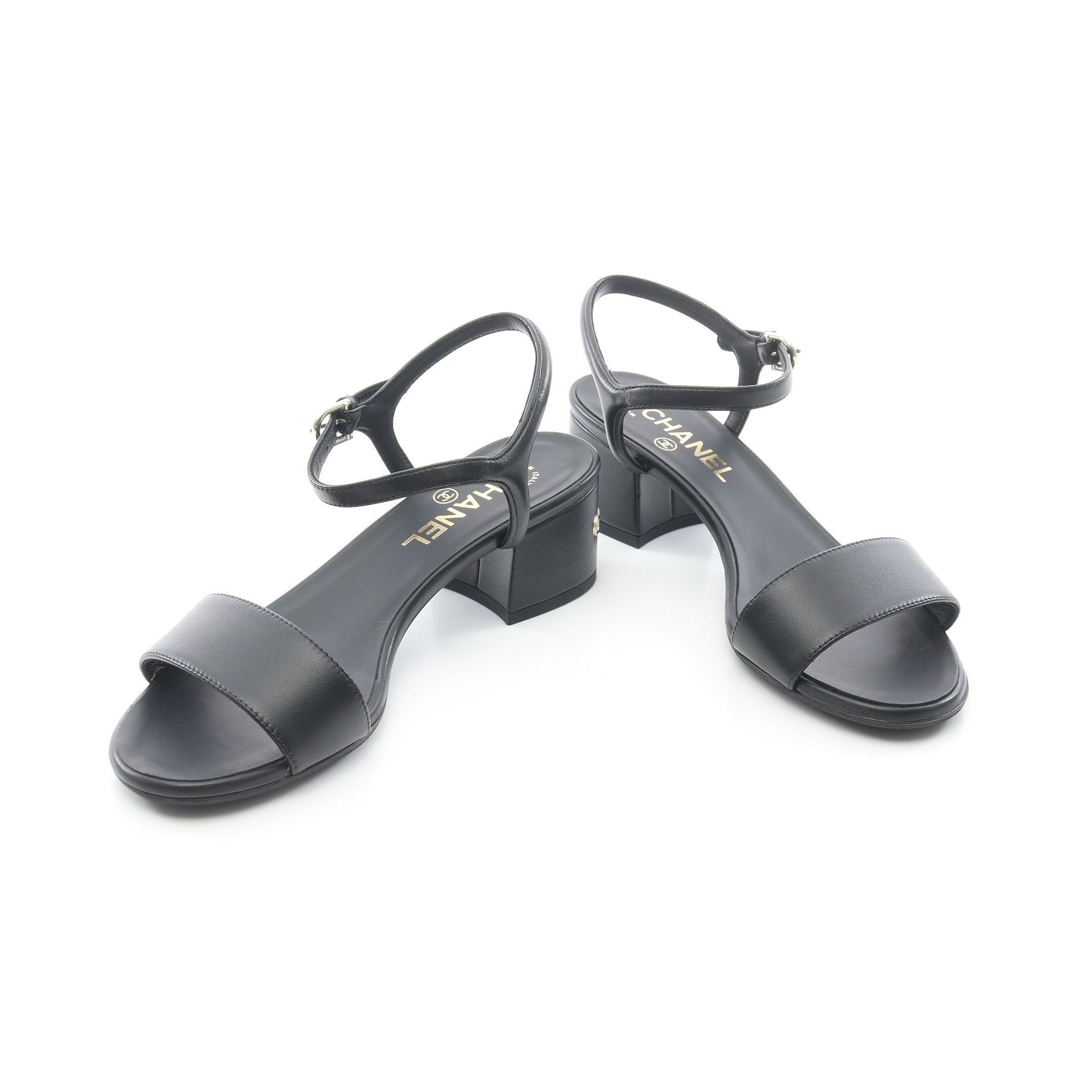 CHANEL ヒールサンダル　37.5 Authentic White/Dark Blue Platform Chanel Sandals Heels Italy