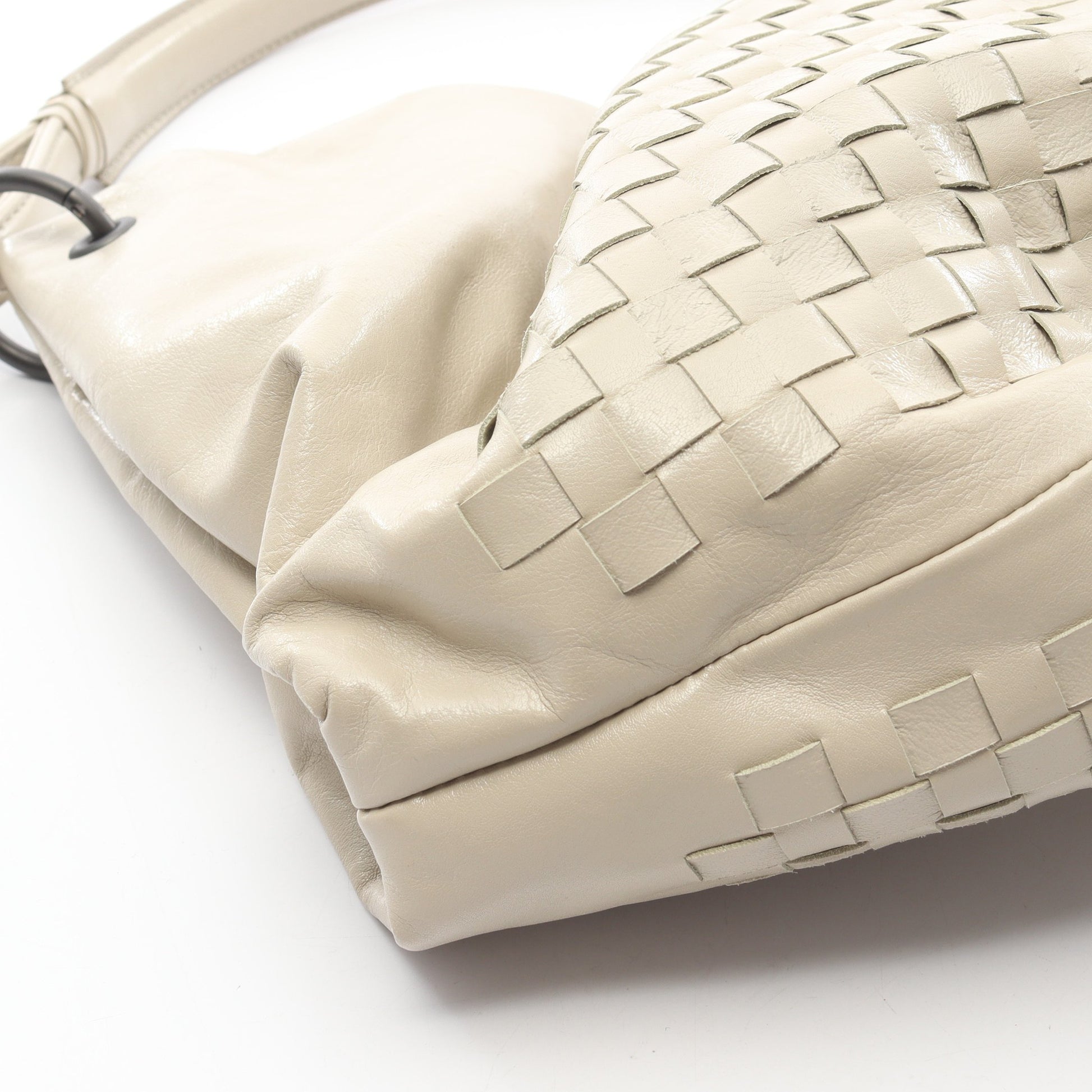 イントレチャート アクイローネ フォーチュンクッキー ハンドバッグ レザー ライトベージュ ボッテガヴェネタ バッグ BOTTEGA VENETA