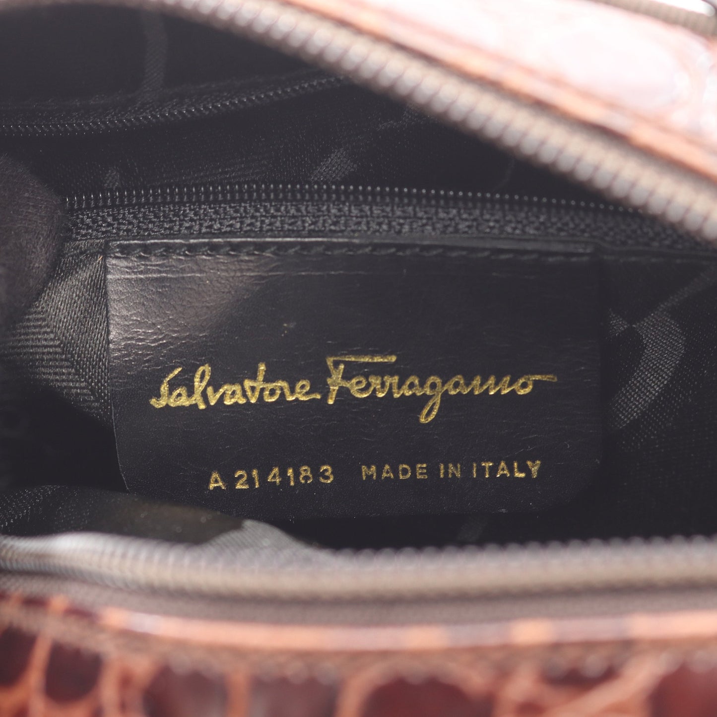 ヴァラリボン クロコ型押し ショルダーバッグ レザー ダークブラウン サルヴァトーレフェラガモ バッグ Salvatore Ferragamo