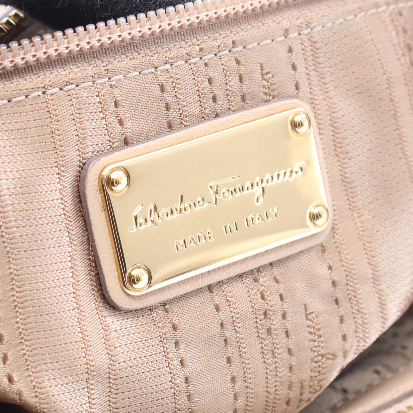 ガンチーニ ワンショルダーバッグ レザー ベージュ サルヴァトーレフェラガモ バッグ Salvatore Ferragamo