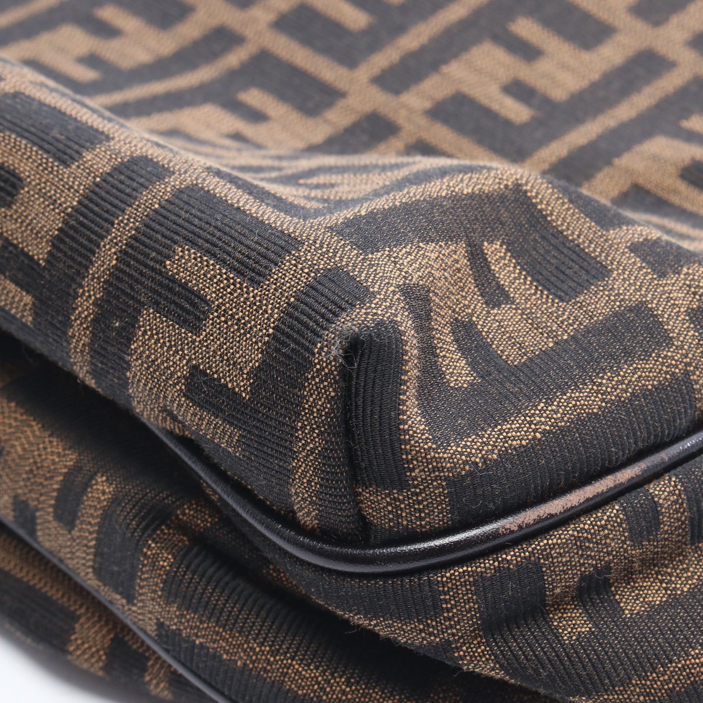 ズッカ ショルダーバッグ キャンバス レザー ブラウン ダークブラウン フェンディ バッグ FENDI