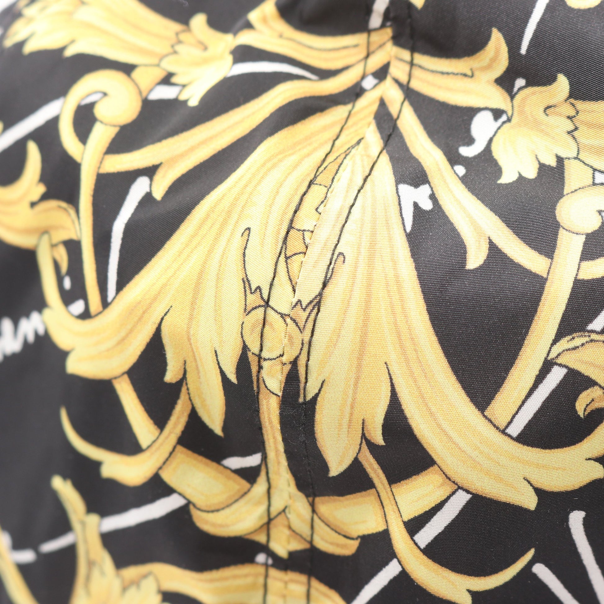 メデューサ バケット ハット ブラック イエロー ホワイト ヴェルサーチ 財布・小物 Versace