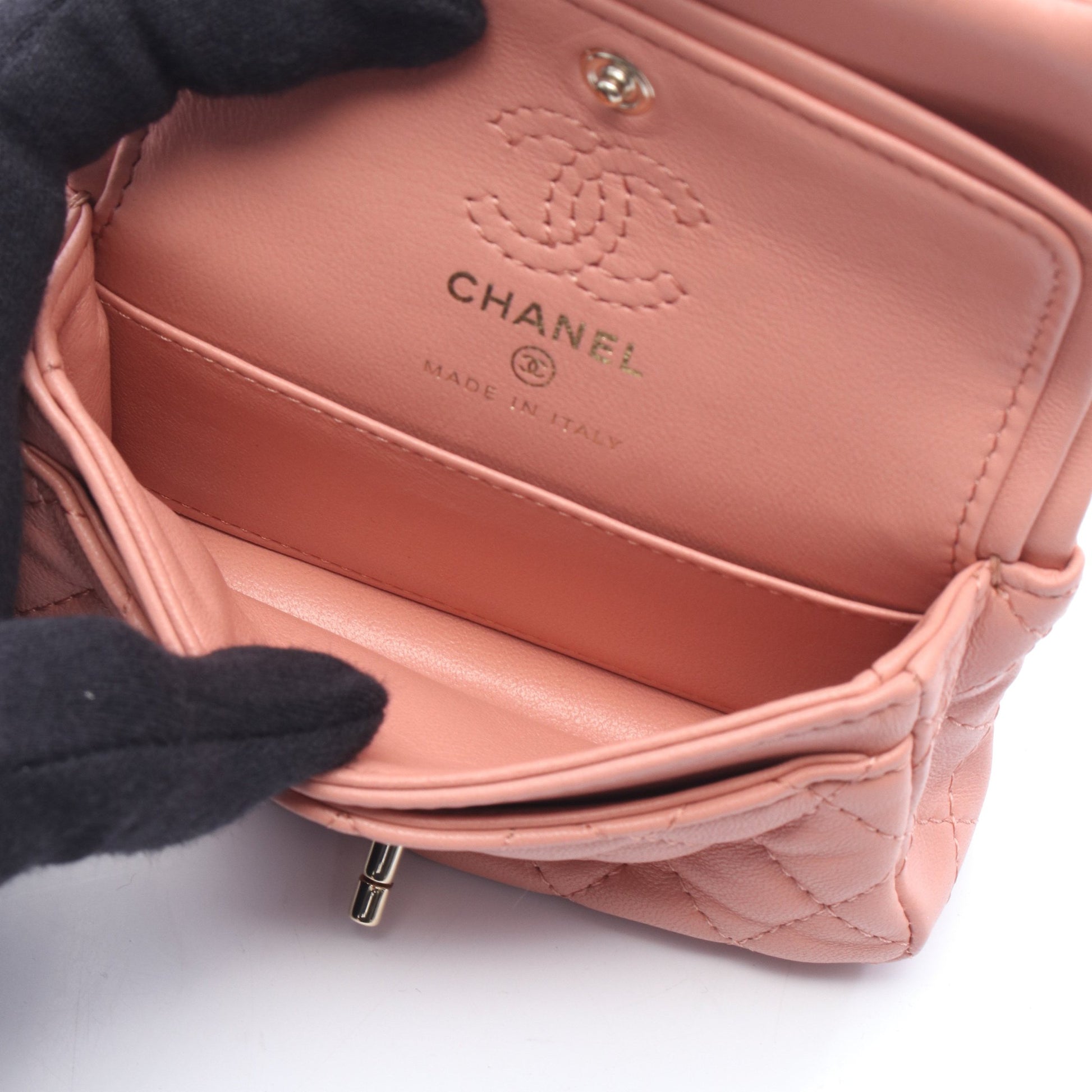 マトラッセ クラシック ミニバッグ バッグチャーム レザー ピンク ゴールド金具 シャネル 財布・小物 CHANEL
