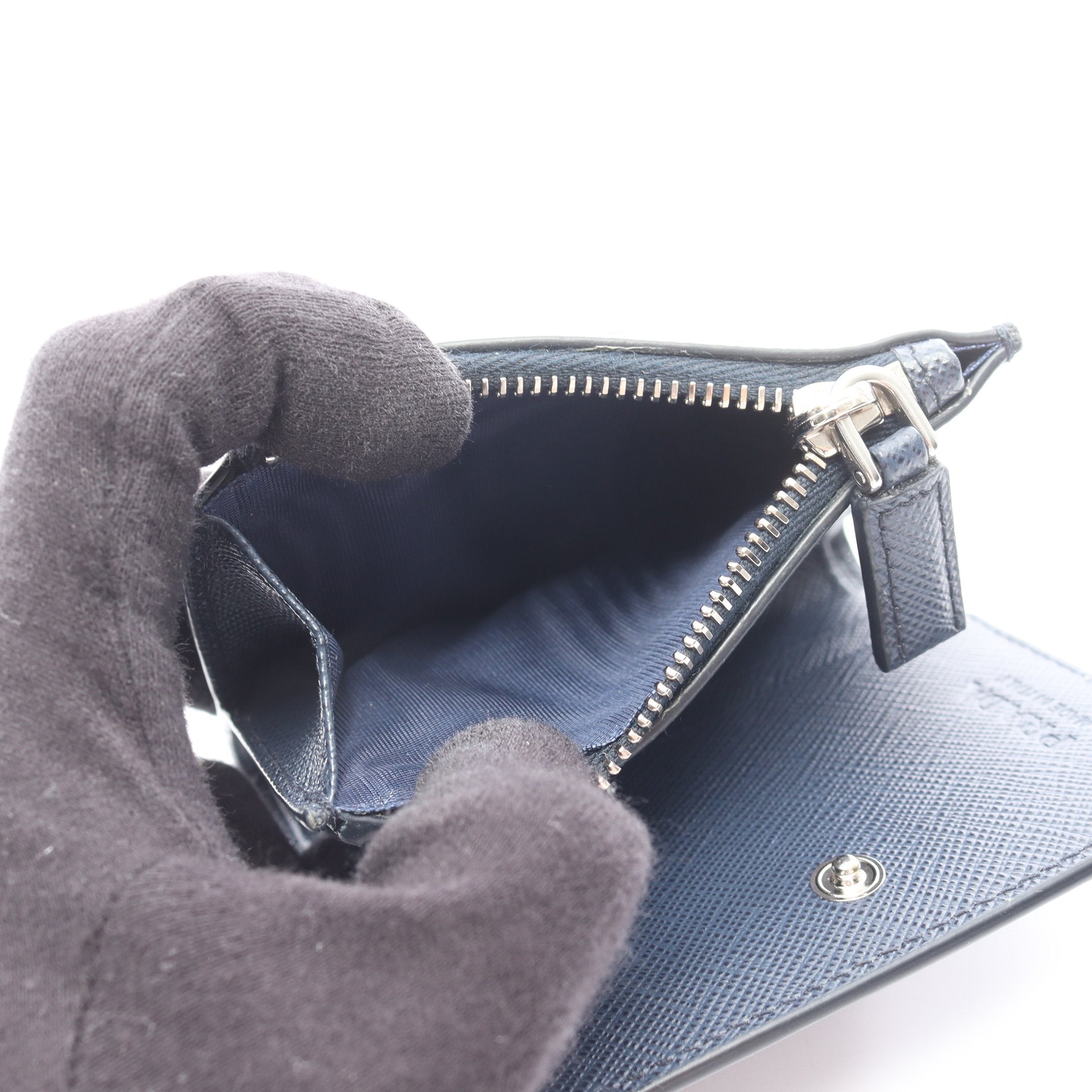 R*I様 プラダ サフィアーノレザー ロゴ 二つ折り財布 紺色 SAFFIANO 二つ折り財布 サフィアーノレザー ネイビー プラダ – RECLO
