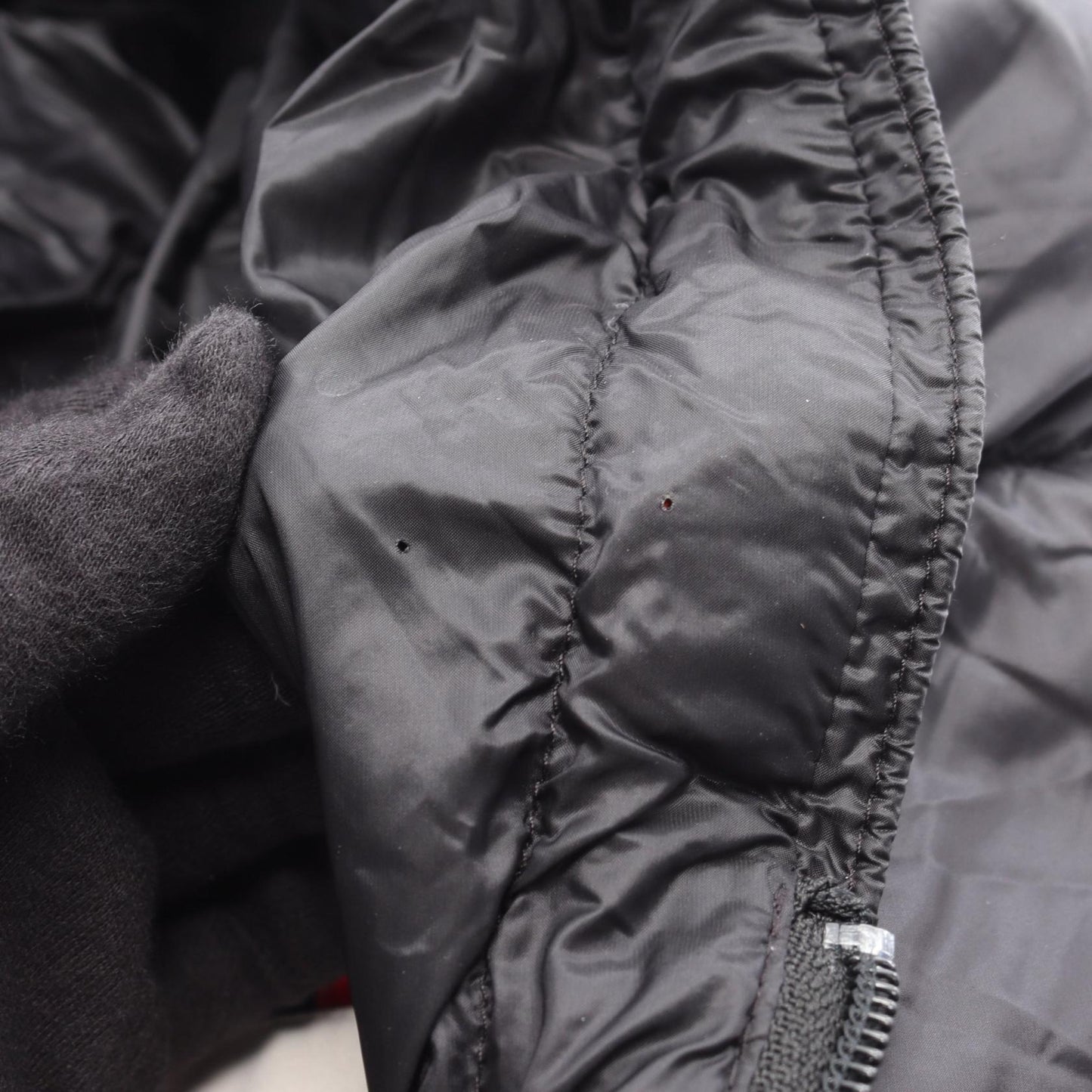 VANOISE フード付き ダウンベスト ナイロン ブラック モンクレール アウター MONCLER