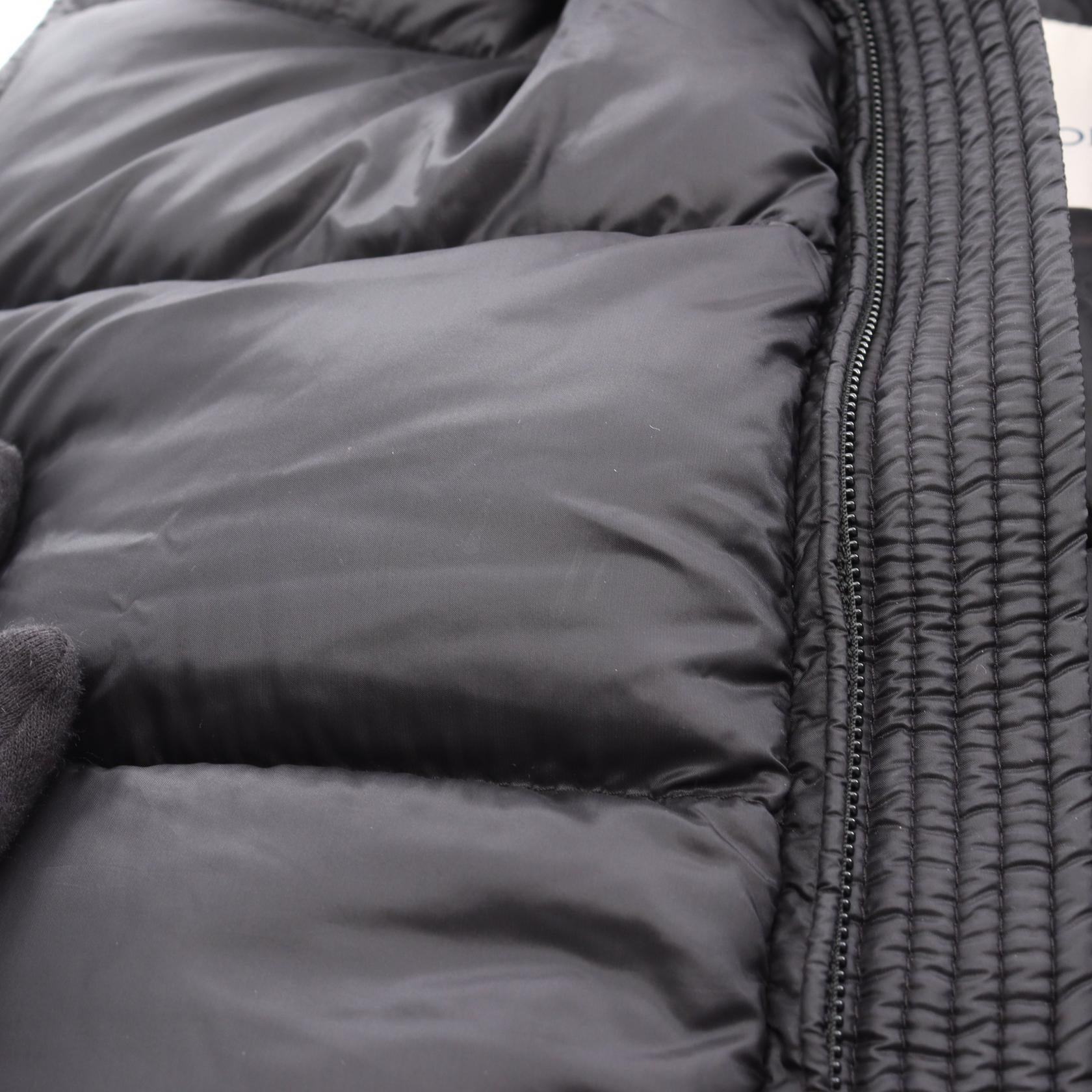 VANOISE フード付き ダウンベスト ナイロン ブラック モンクレール アウター MONCLER