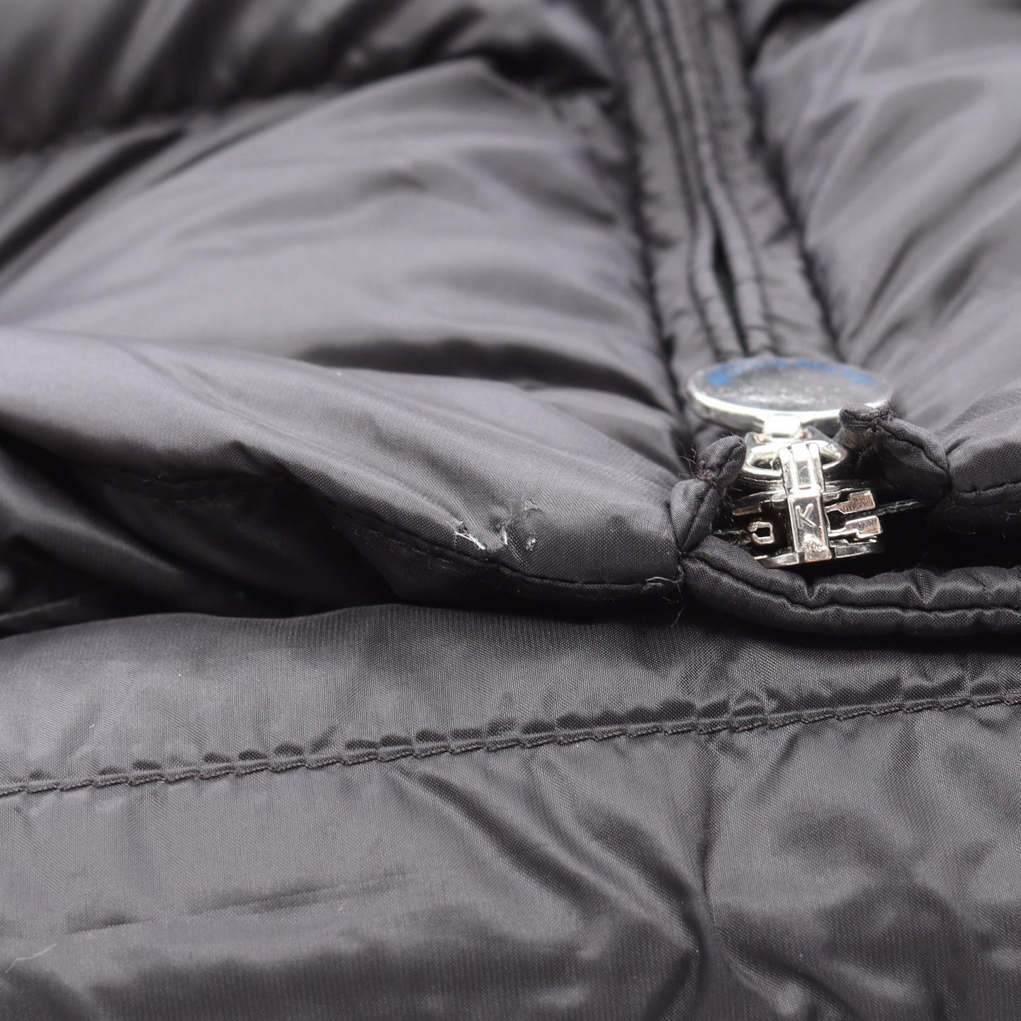 VANOISE フード付き ダウンベスト ナイロン ブラック モンクレール アウター MONCLER