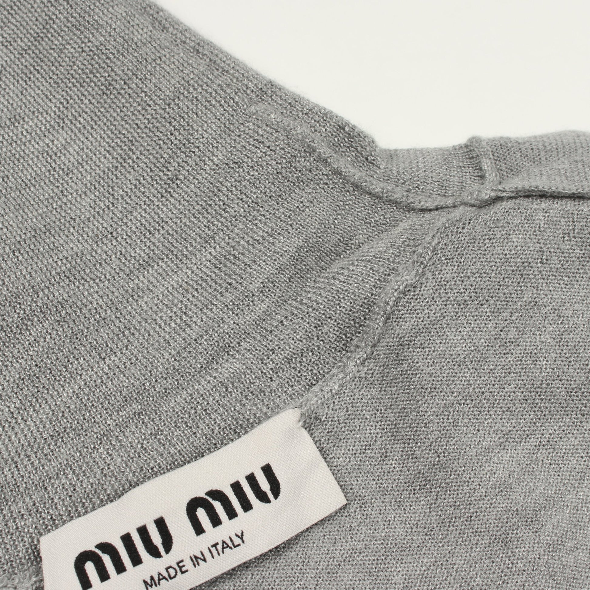 ロゴ タートルネック ニット カシミヤ シルク グレー ミュウミュウ トップス miu miu